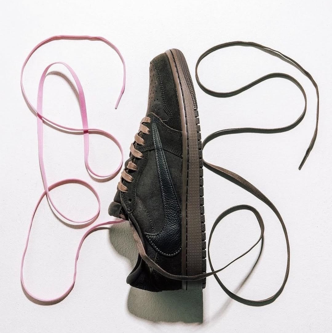 Jordan 1 x Travis Scott Retro Low OG SP Velvet Brown and Dark Mocha 착용 스타일 - 7