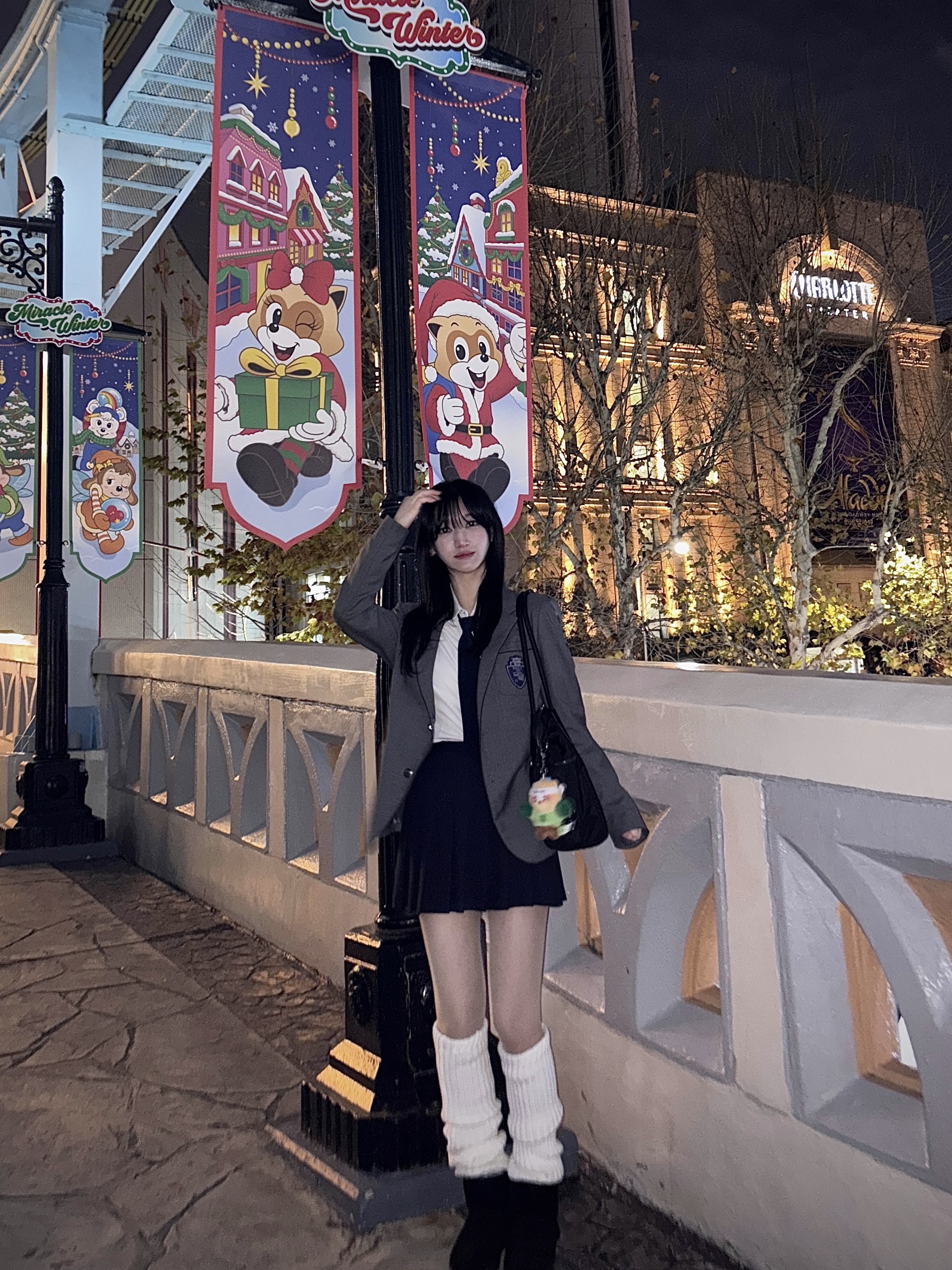 (W) UGG Classic Mini II Boots Black 착용 스타일