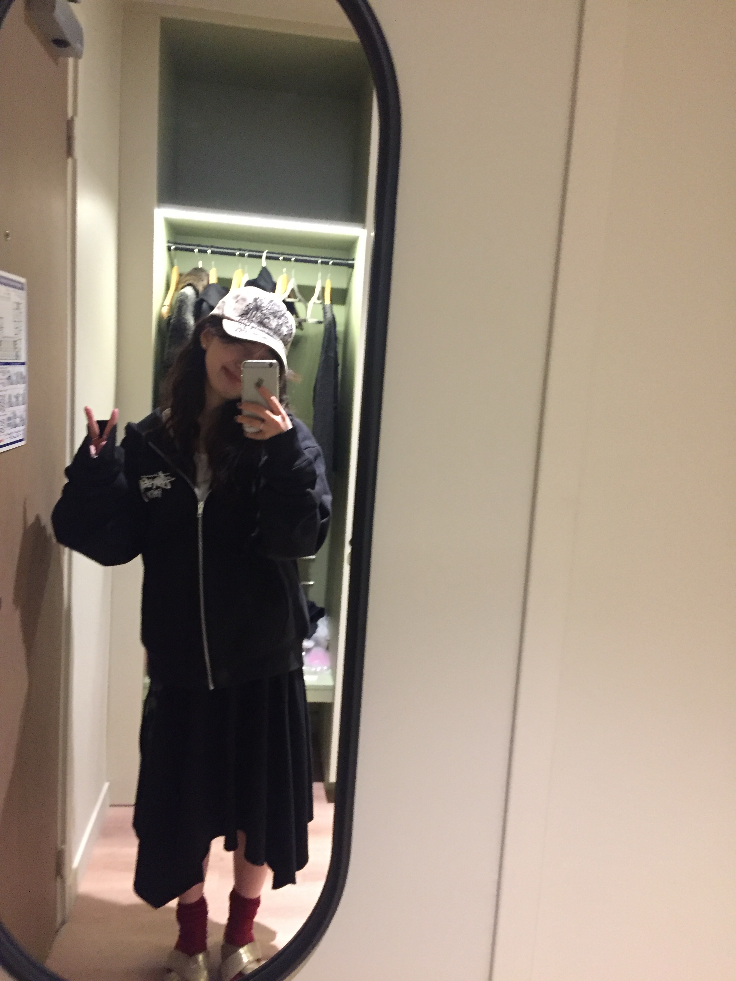 Stussy Stock Paris Zip Hoodie Black 착용 스타일 - 3