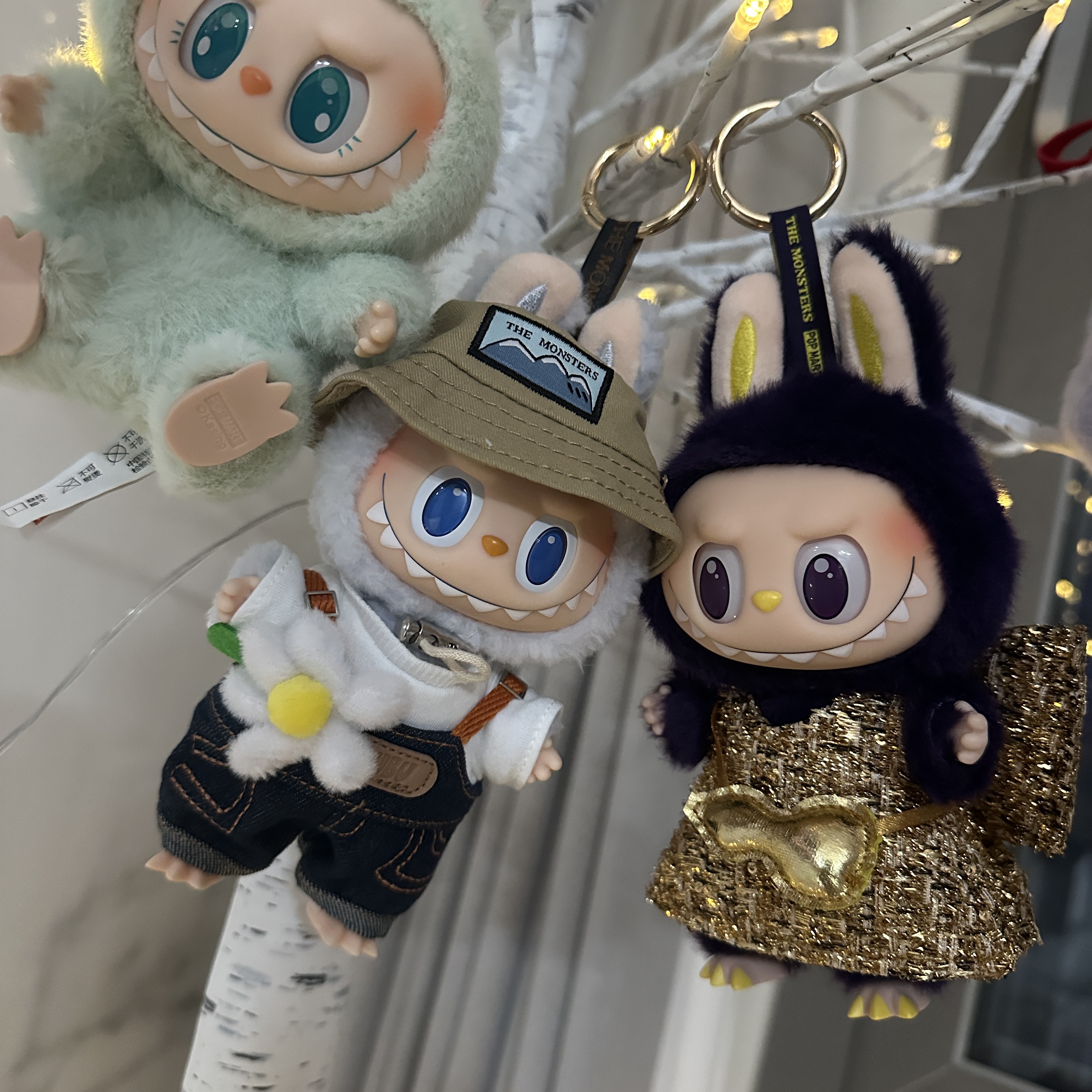 Pop Mart Fall In Wild Labubu Series Toy Keyring, Pop Mart Labubu x Pronounce Lucky Fairy Toy Keyring 착용 스타일 - 2