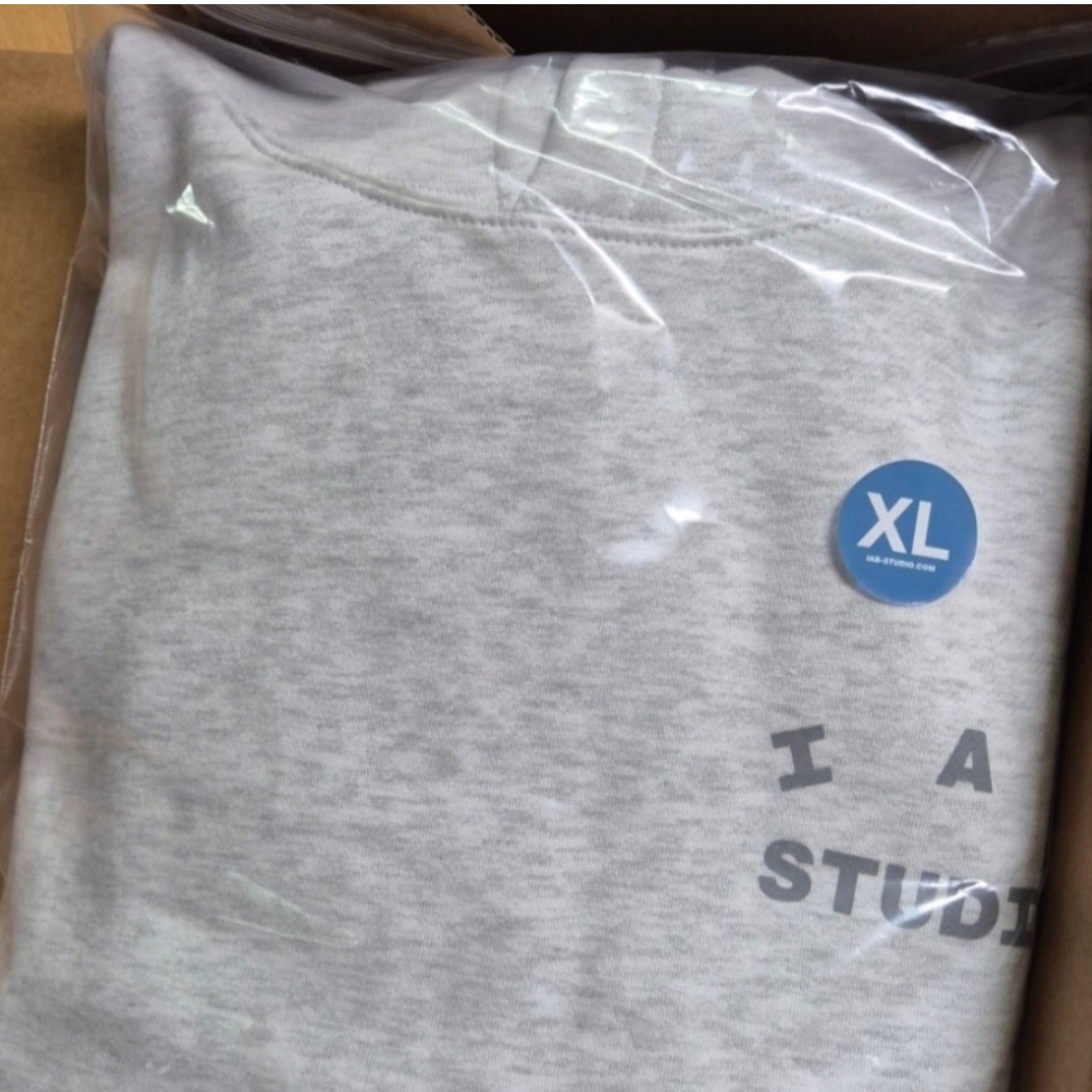 IAB Studio Hoodie Light Gray 착용 스타일