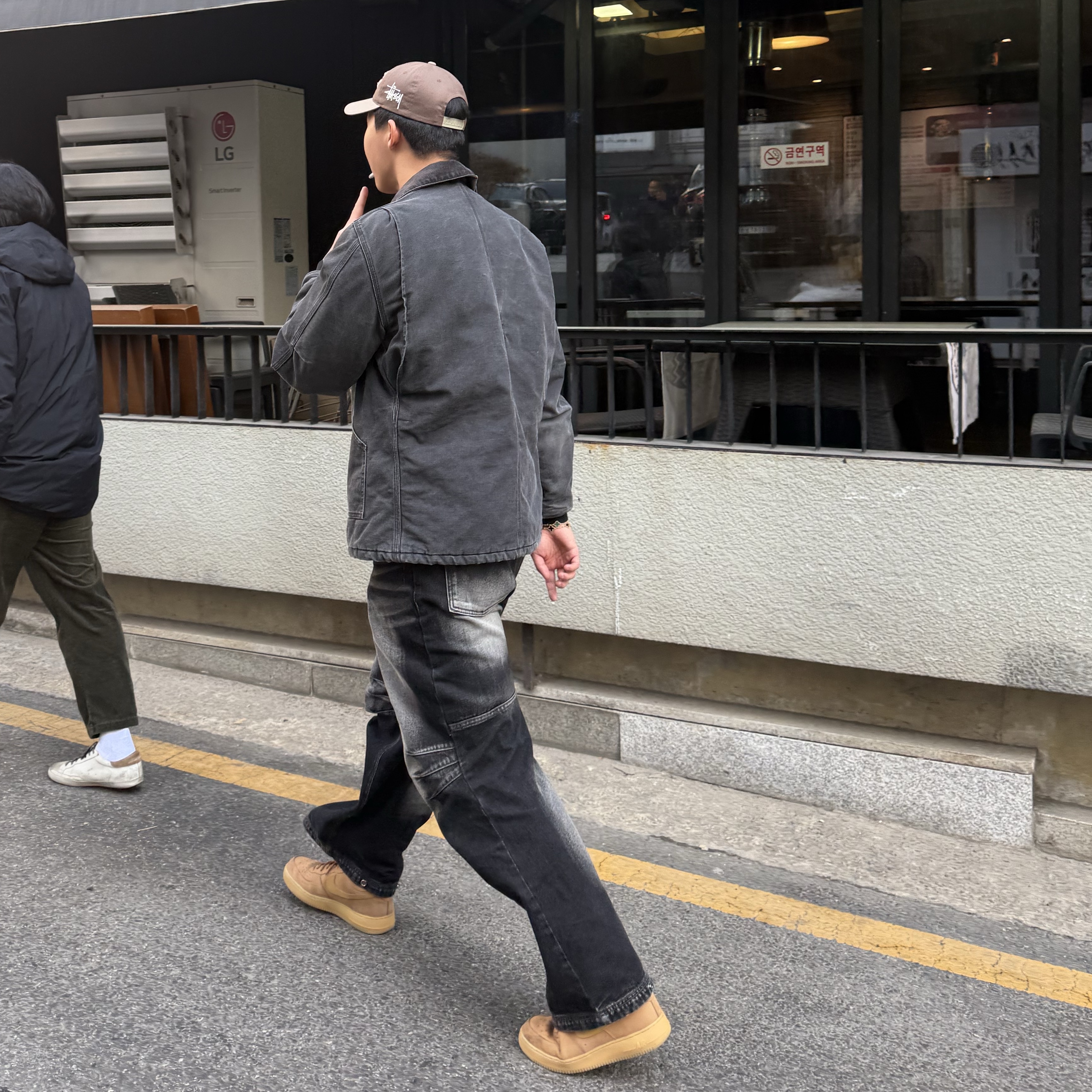 BLR Embossed Wave Washing Wide Denim Pants Black, Nike Air Force 1 '07 WB Flax 착용 스타일