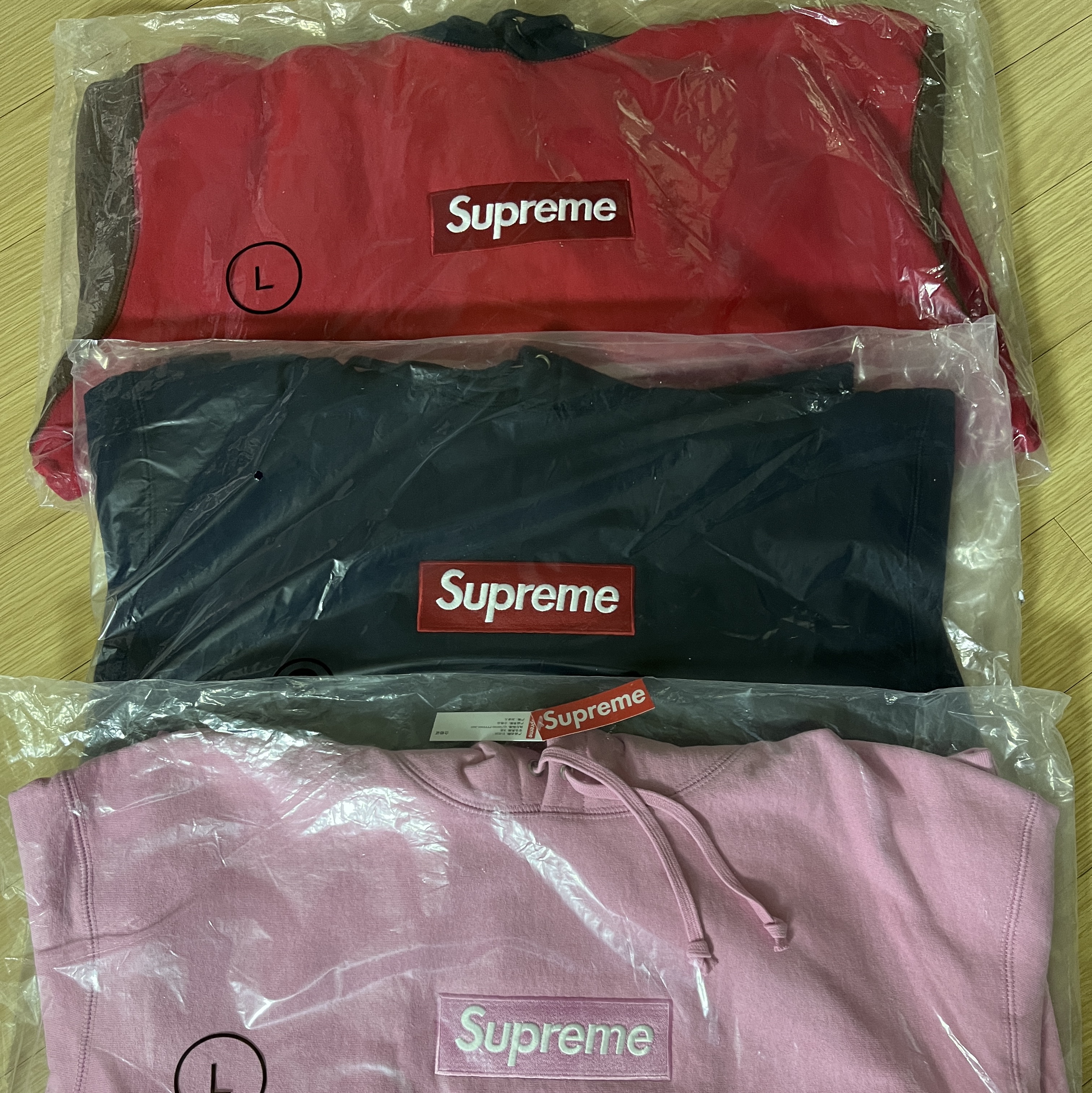 Supreme Box Logo Hooded Sweatshirt Dusty Pink - 24FW, Supreme Box Logo Hooded Sweatshirt Navy - 24FW 착용 스타일