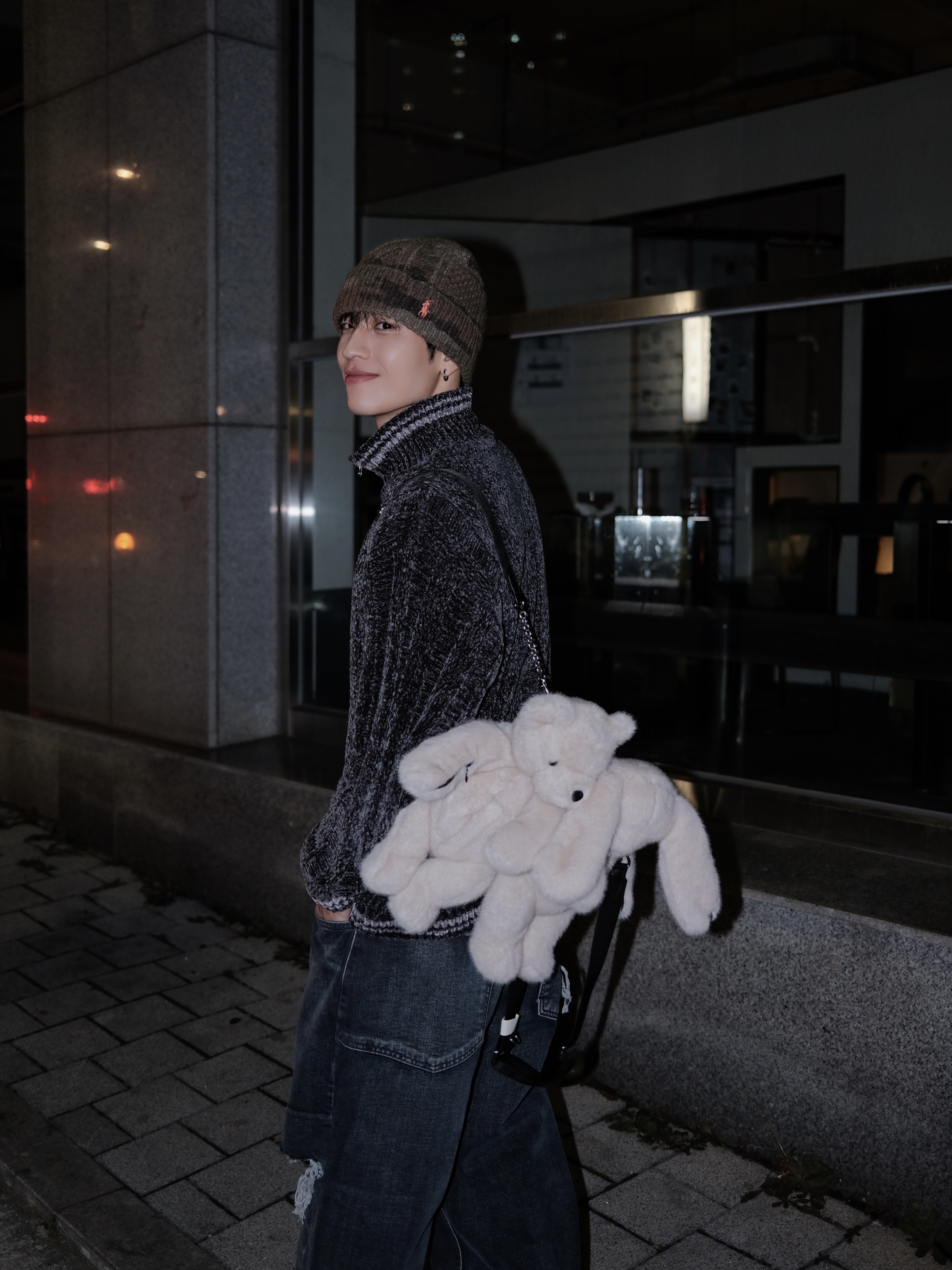 [20% 적립] Polo Ralph Lauren Signature Pony Wool Blend Beanie Dark Brown Heather - 24FW, Balenciaga Defender Sneakers Beige 착용 스타일 - 1
