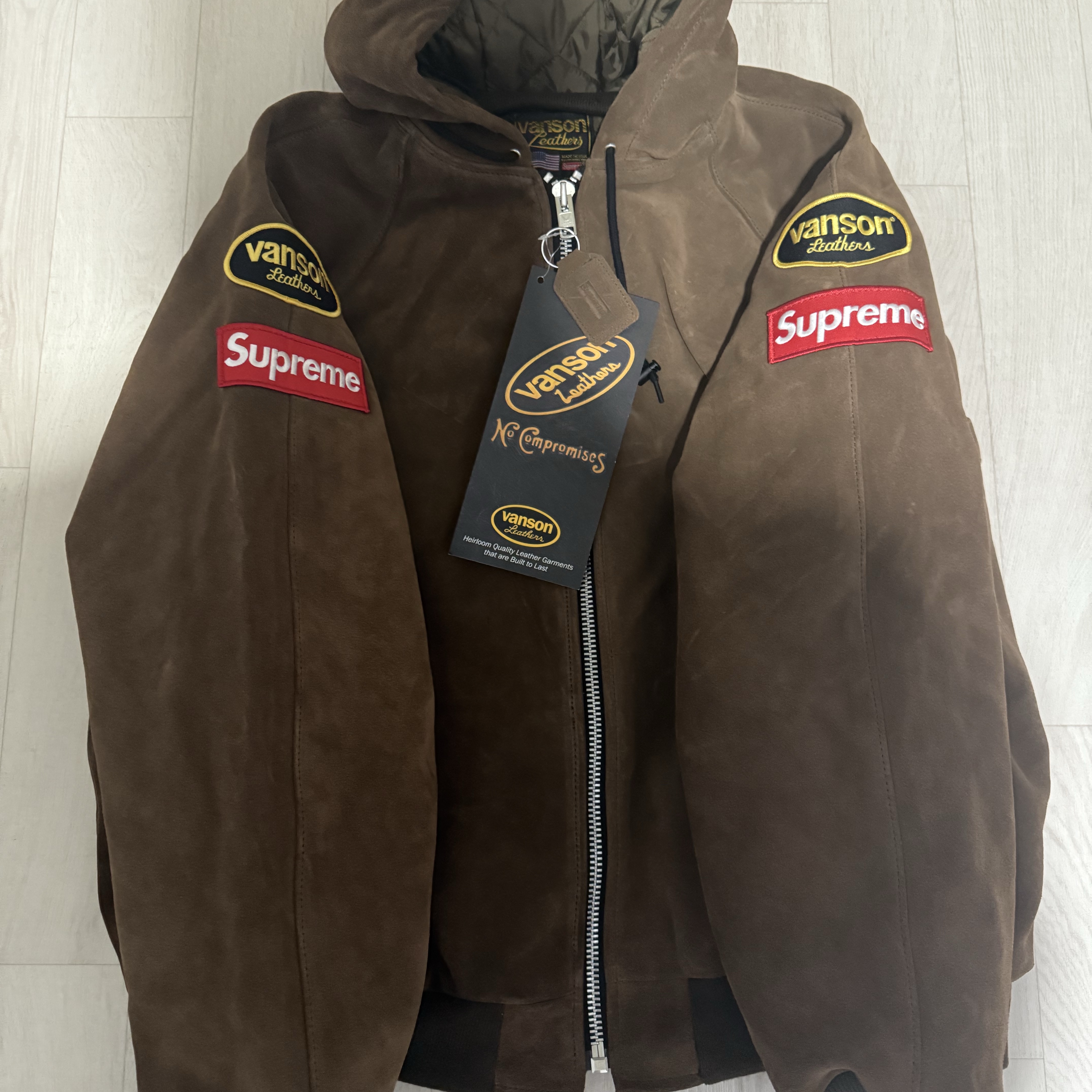 Supreme x Vanson Leathers Hooded Work Jacket Suede - 24FW 착용 스타일 - 1