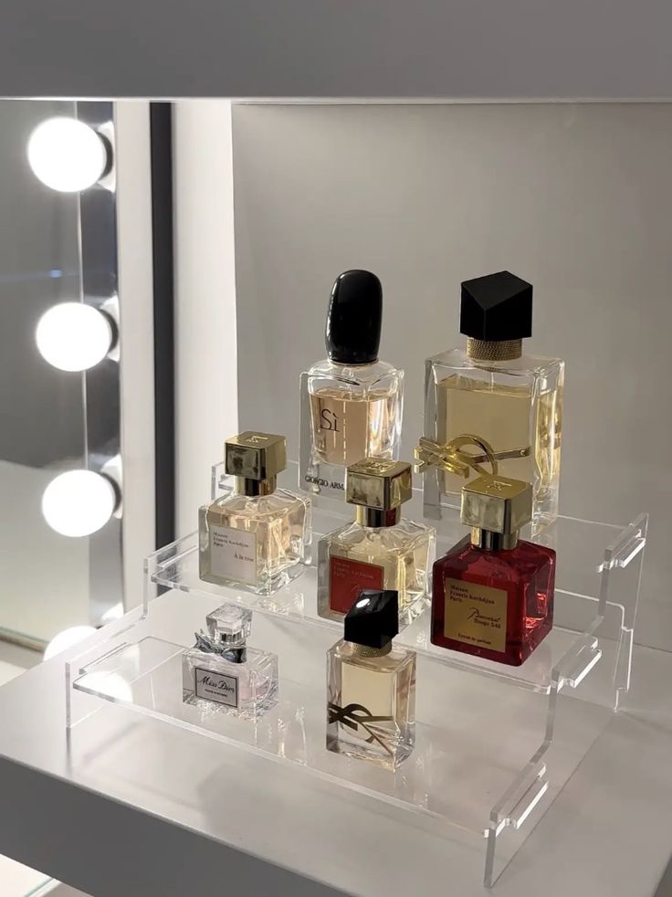 Dior Dioriviera Eau De Parfum 40ml, Dior New Dior Le Baume Hand Cream 50ml 착용 스타일 - 2