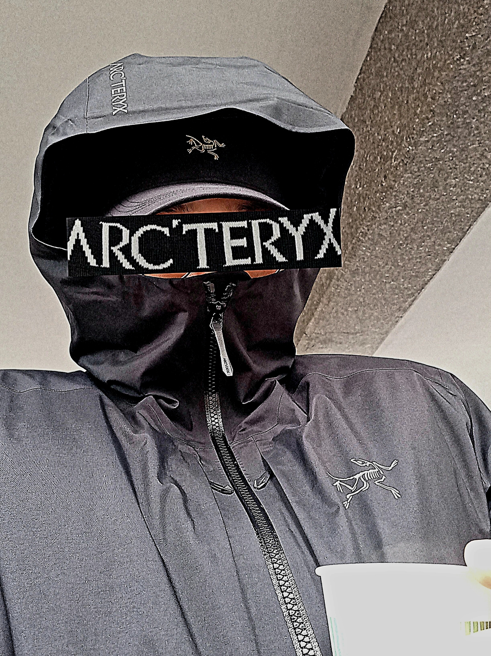 UGG Neuman Chestnut, Arc'teryx Ralle Down Parka Black 착용 스타일 - 2