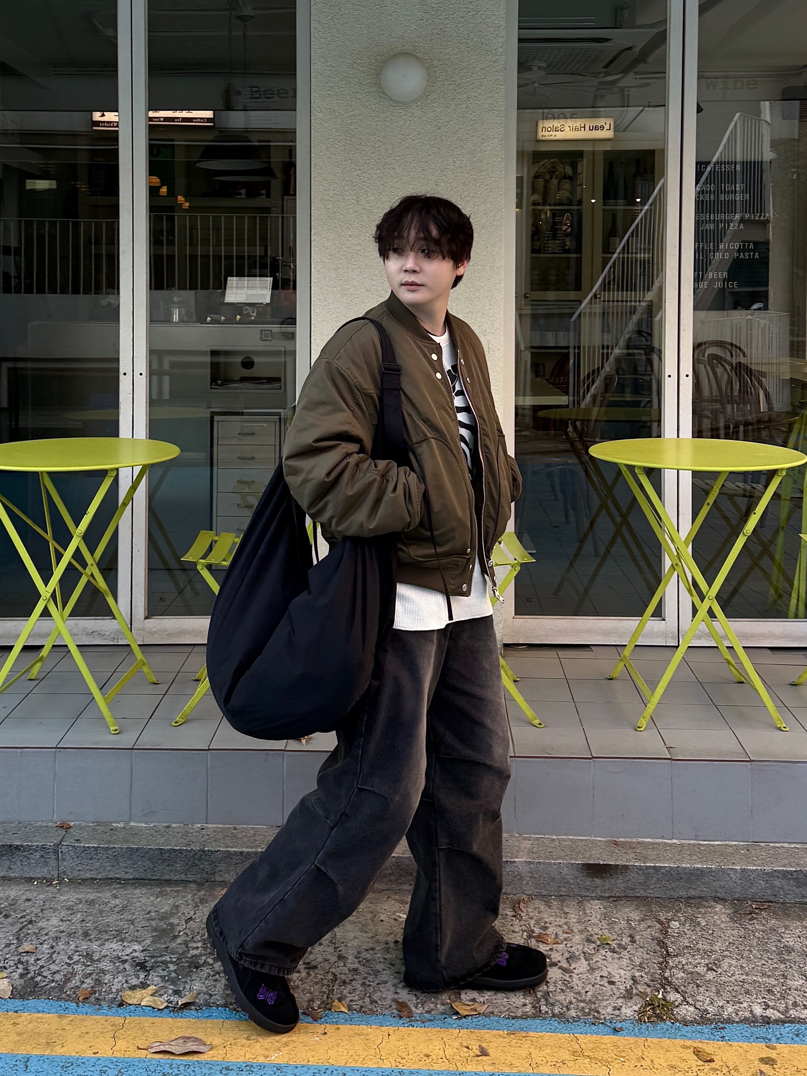 Supreme Hanes Bones Thermal Crew Natural (1 Pack), Reebok x Needles Beatnik Moc Core Black Extreme Purple 착용 스타일 - 1