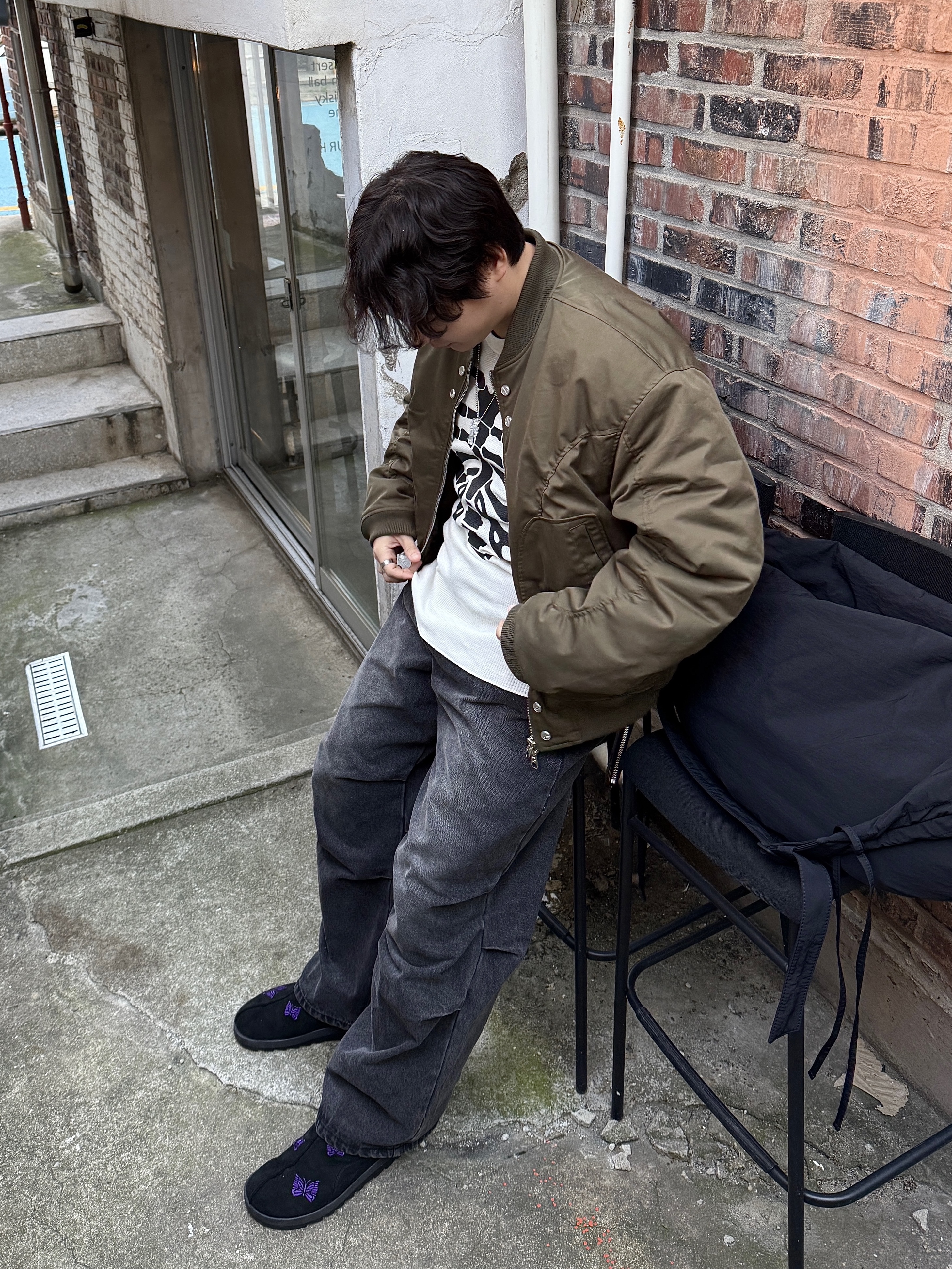 Supreme Hanes Bones Thermal Crew Natural (1 Pack), Reebok x Needles Beatnik Moc Core Black Extreme Purple 착용 스타일 - 2