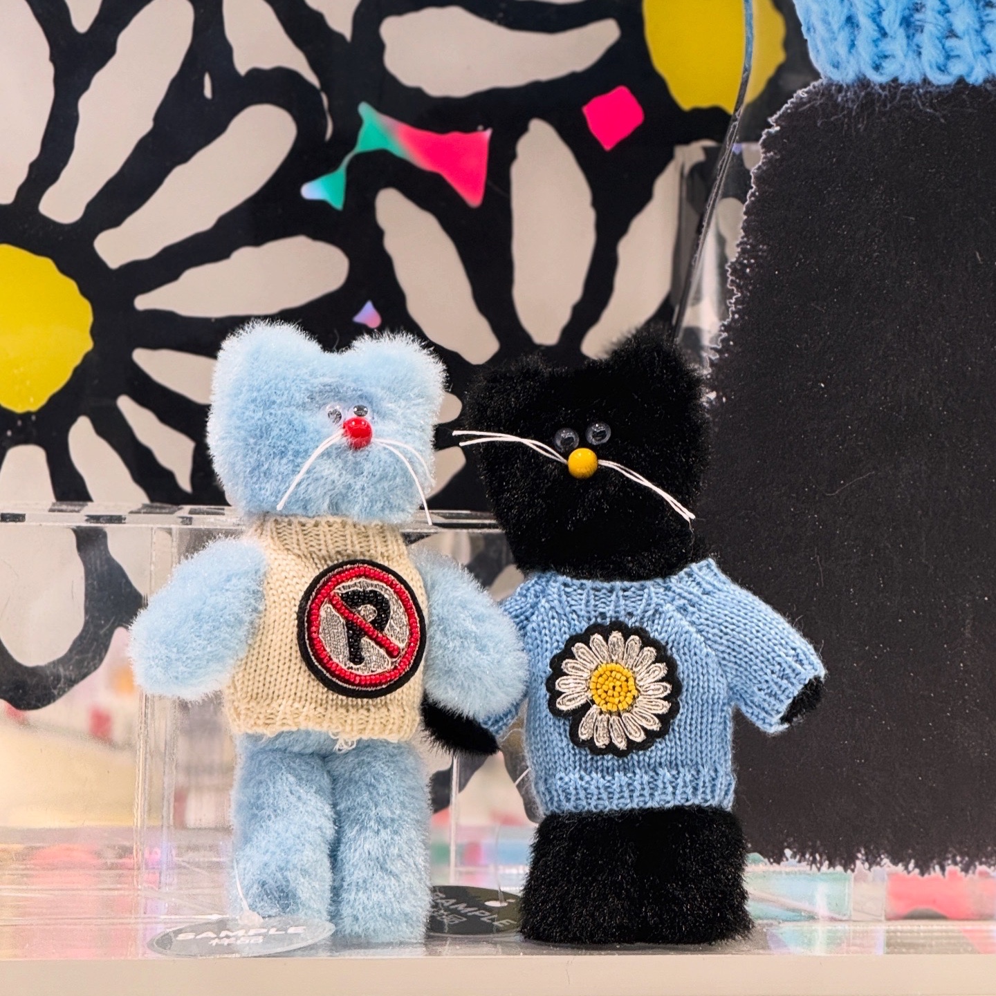 Monamhee x Peaceminusone Daihee Plush Keyring, Monamhee x Peaceminusone Syhee Plush Keyring 착용 스타일 - 4