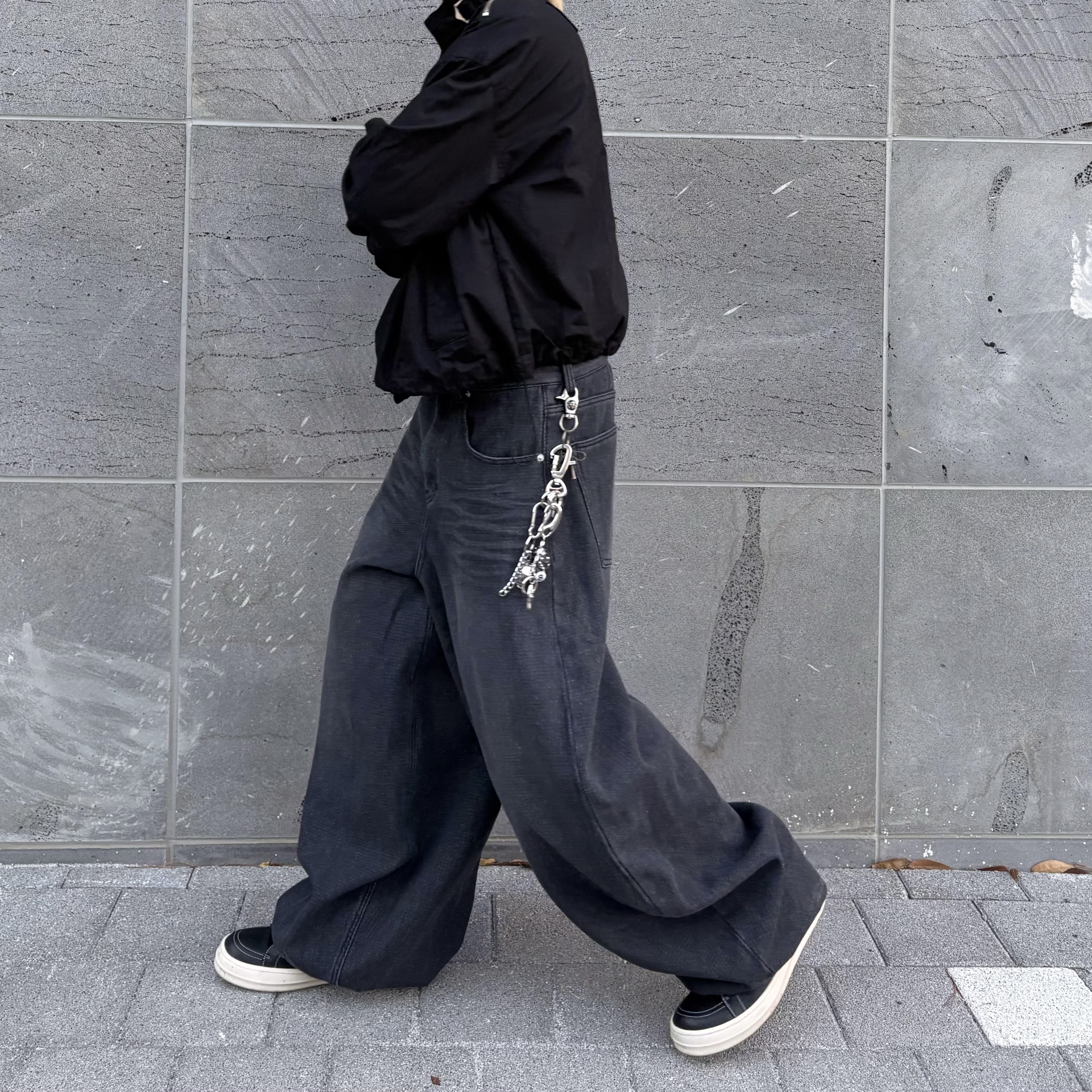 Rick Owens Lido Vintage Sneakers Black Milk 착용 스타일 - 2