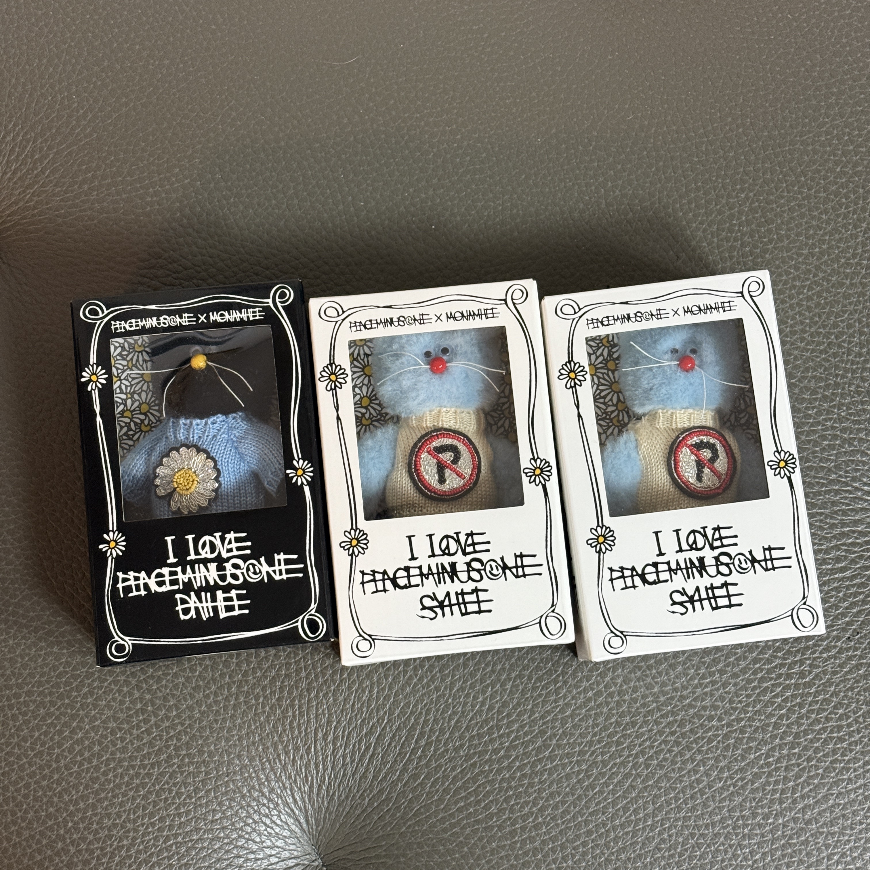 Monamhee x Peaceminusone Daihee Plush Keyring, Monamhee x Peaceminusone Syhee Plush Keyring 착용 스타일 - 2