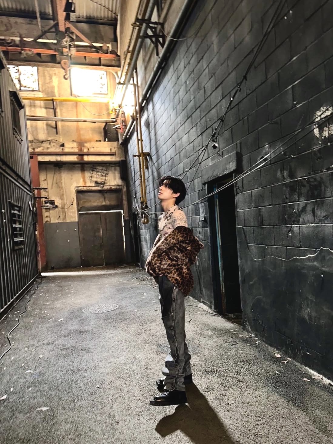 Y/Project Evergreen Snap Off Jeans Vintage Black - 23FW 착용 스타일