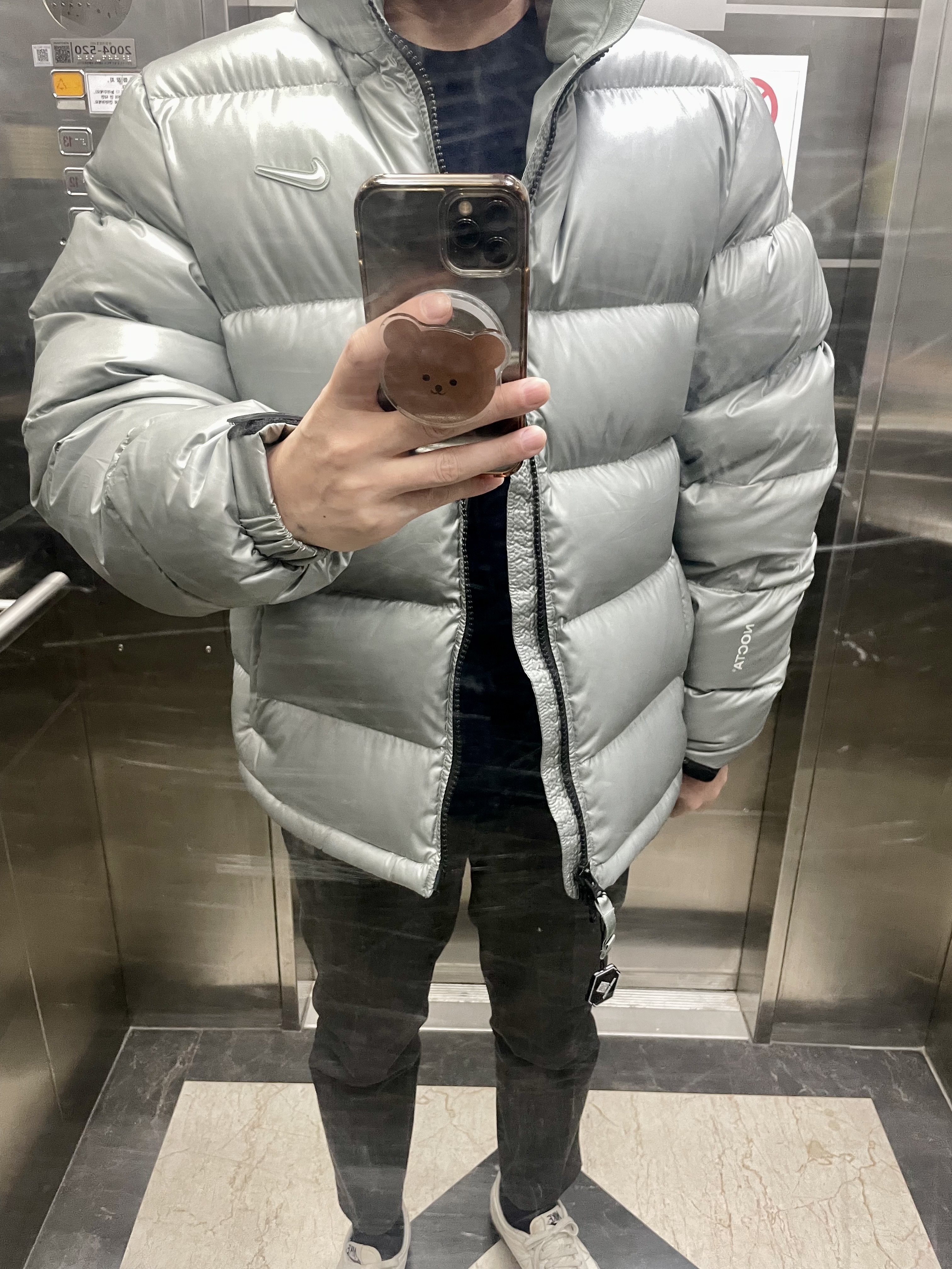 Nike x Drake Nocta Sunset Puffer Jacket Mica Green Cyber (FN8196-330) 착용 스타일