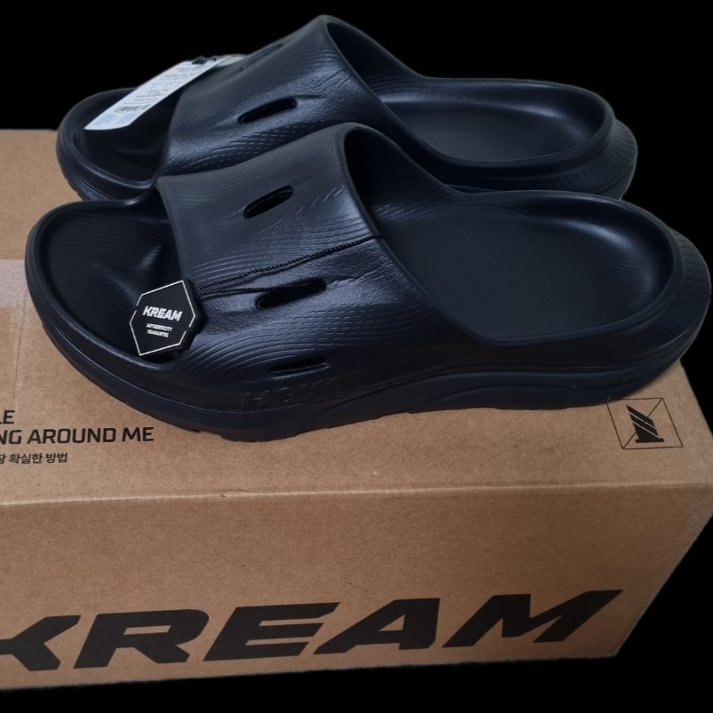 Hoka Ora Recovery Slide 3 Black 착용 스타일