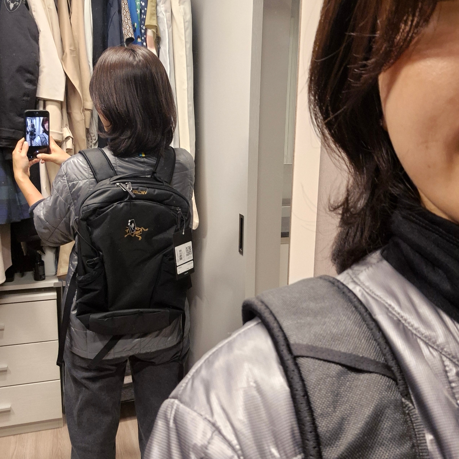 Arc'teryx Mantis 16 Backpack Black 착용 스타일 - 2