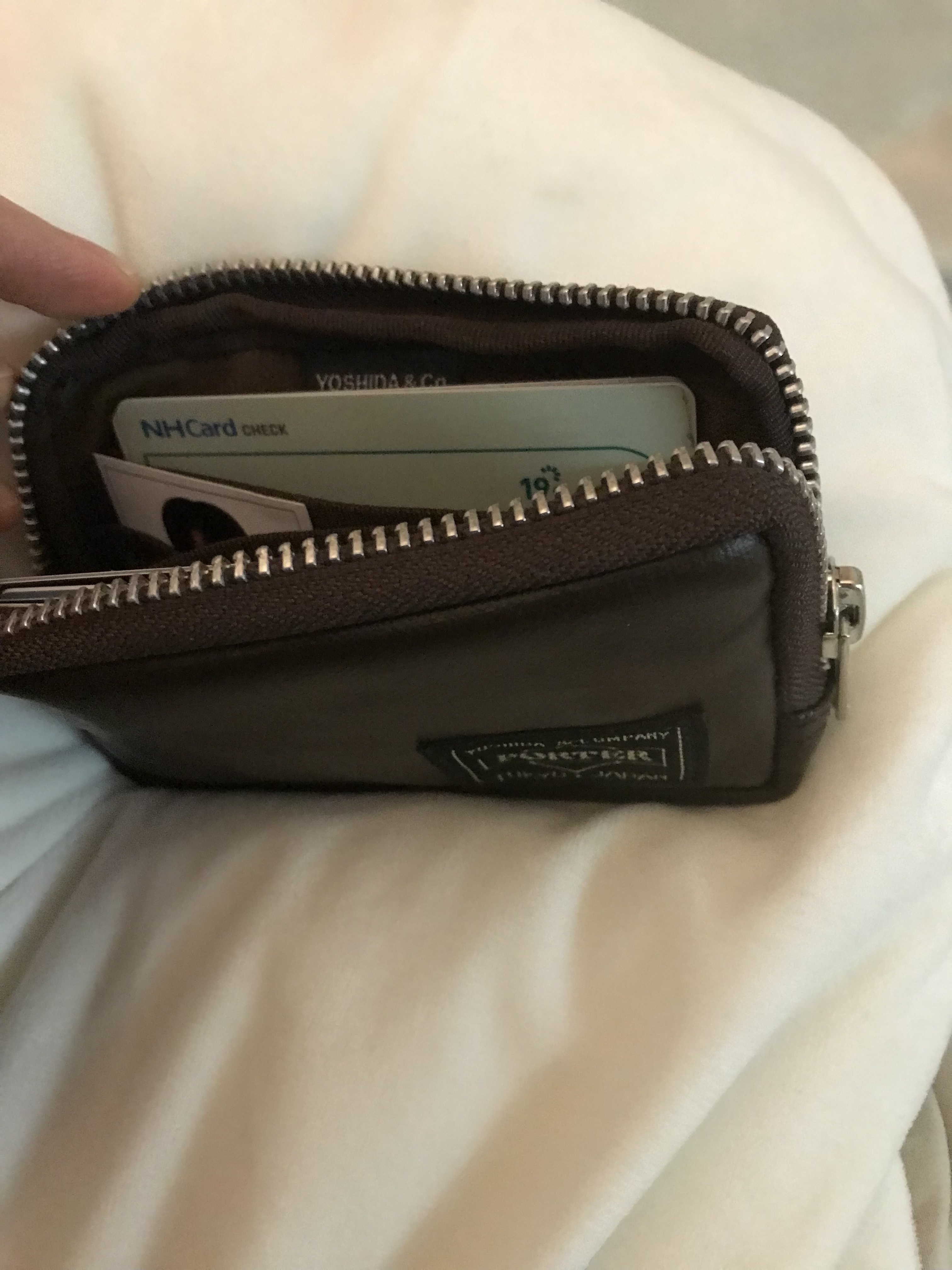 Porter Freestyle Multi Coin Case Brown 착용 스타일