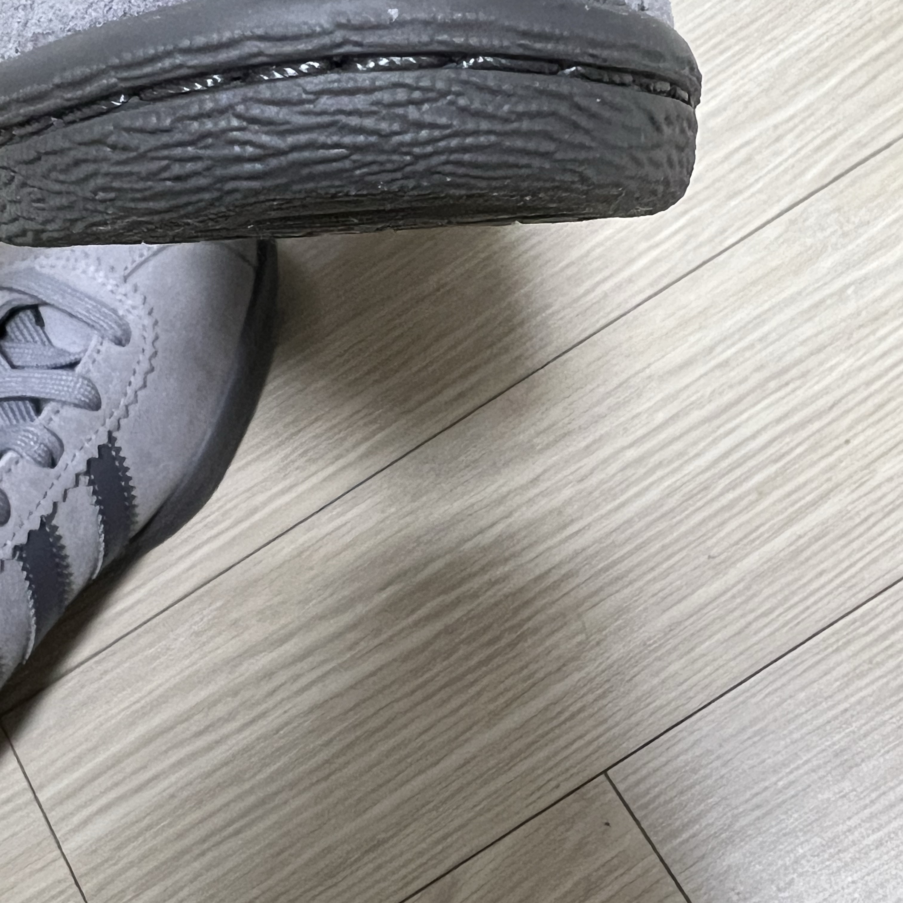 Adidas Stadt Grey Three Grey Five 착용 스타일 - 4