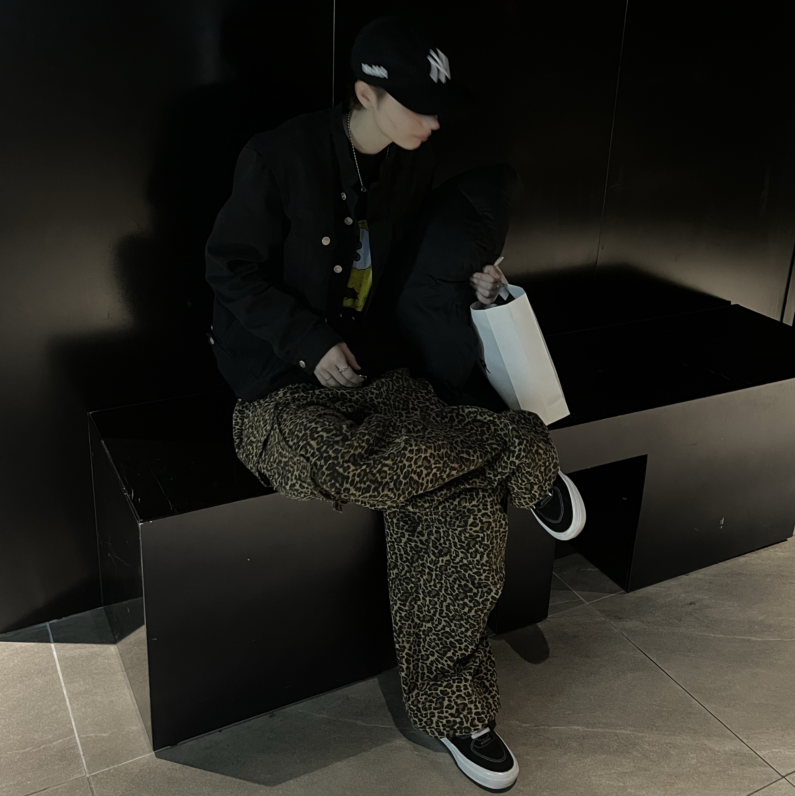 Vans Skate Half Cab Black, Uniqlo UT x CPFM x SpongeBob Graphic T-Shirt D Black - KR 착용 스타일