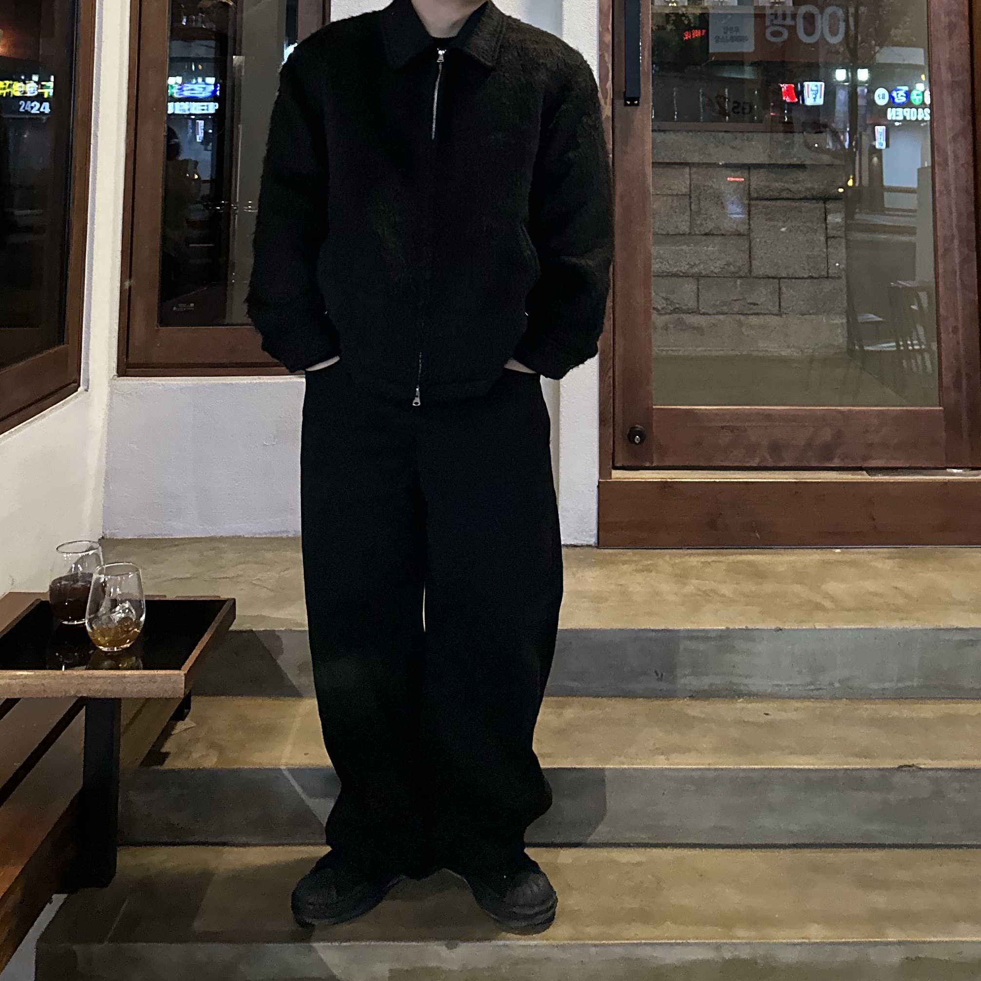 Maison Mihara Yasuhiro Blakey OG Sole Canvas Low-top Sneakers Black Black, Millo Archive Reflect Curved Pants Black 착용 스타일