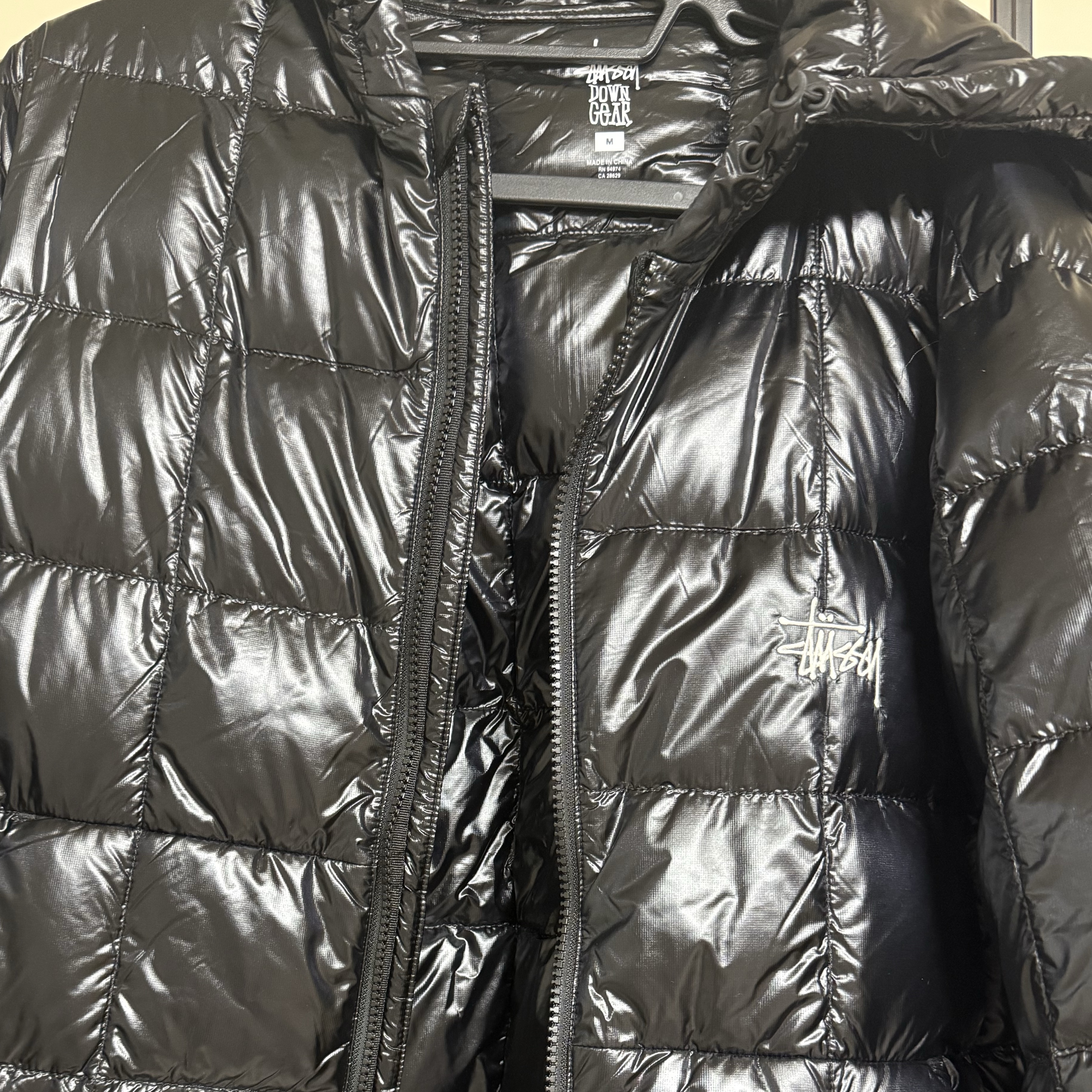 Stussy Midweight Hooded Puffer Black 착용 스타일