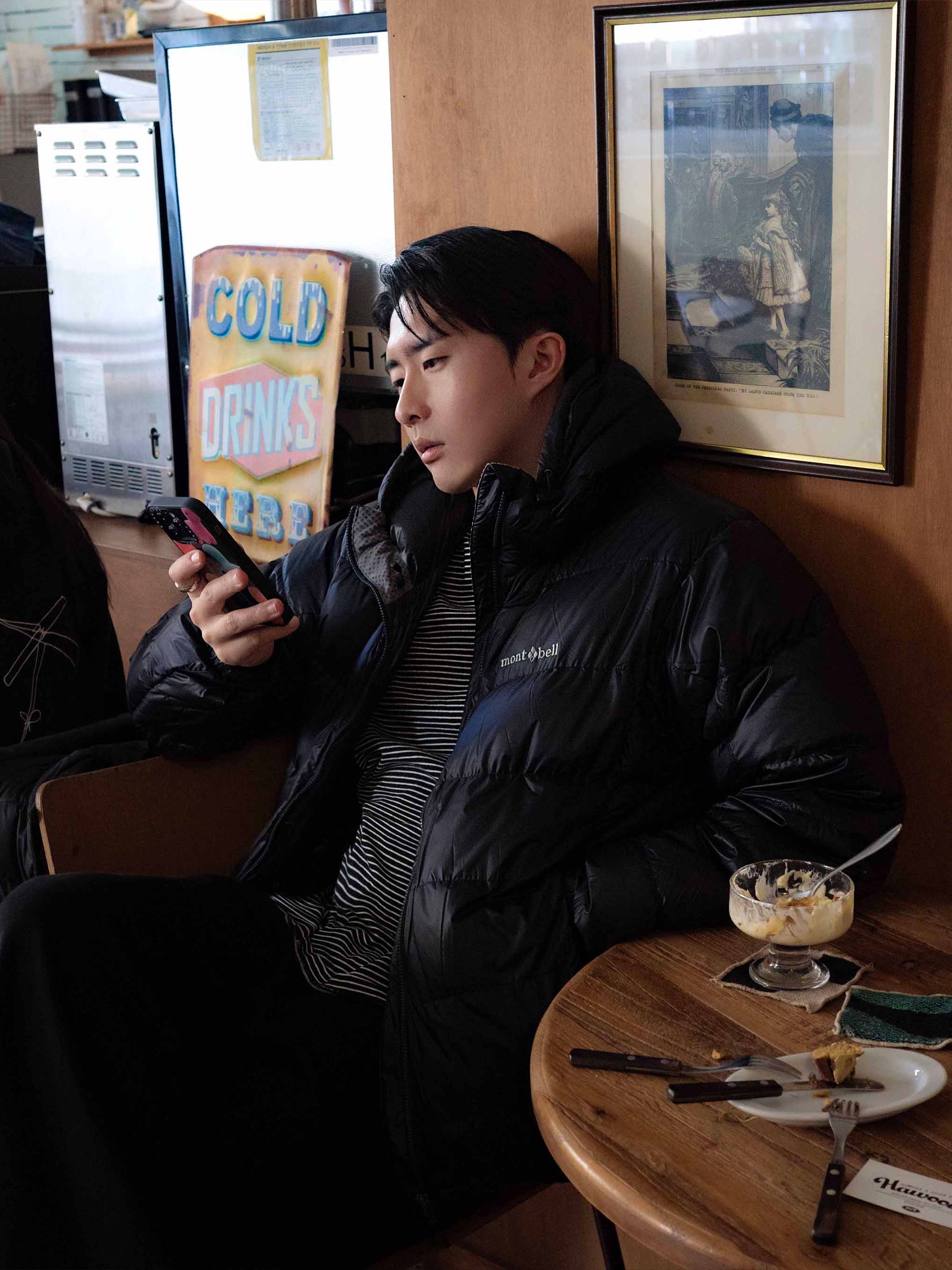 Montbell Alpine Down Parka Black 착용 스타일 - 3