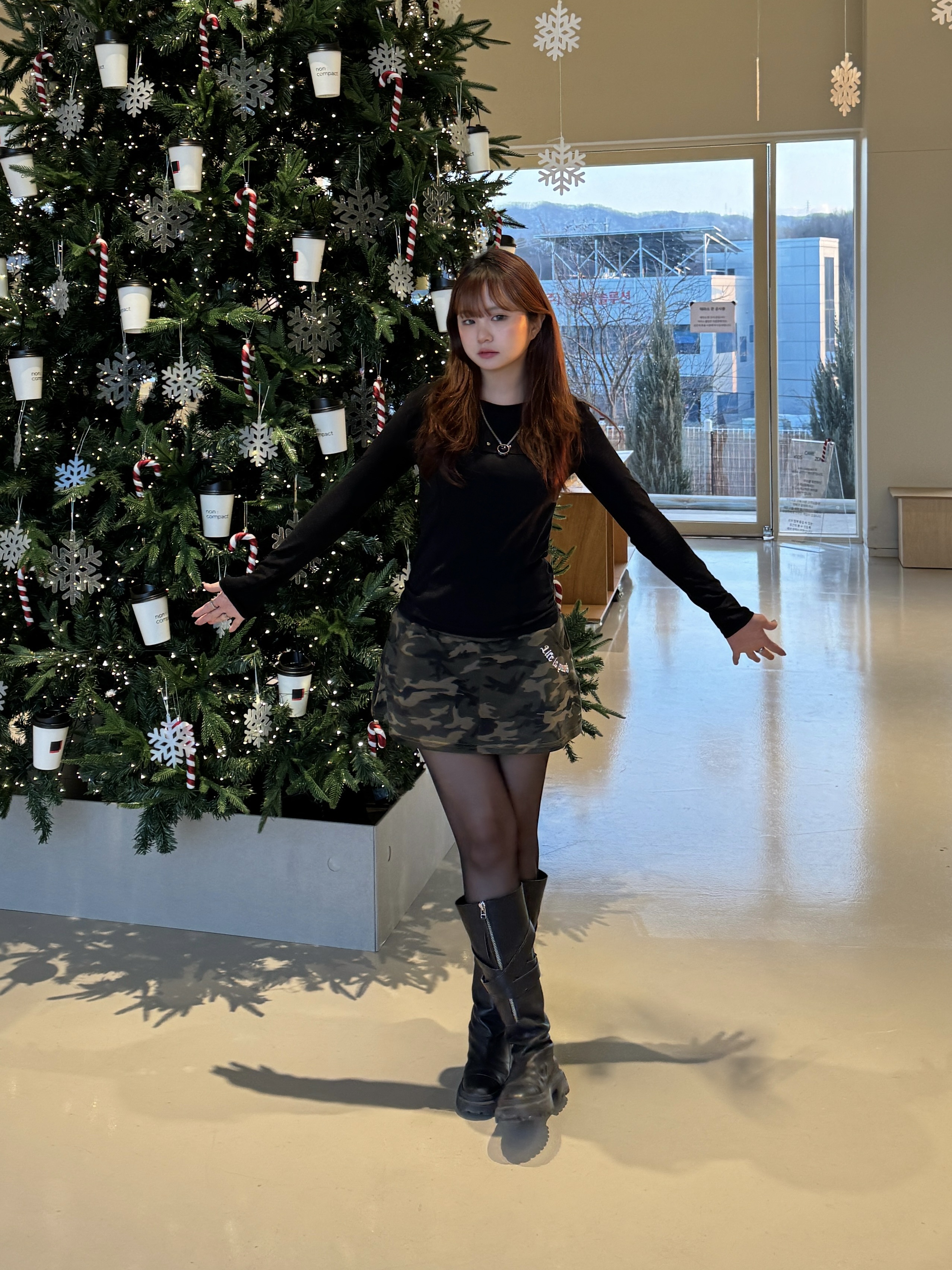 Roughneck Camo low rise skirt 착용 스타일 - 4