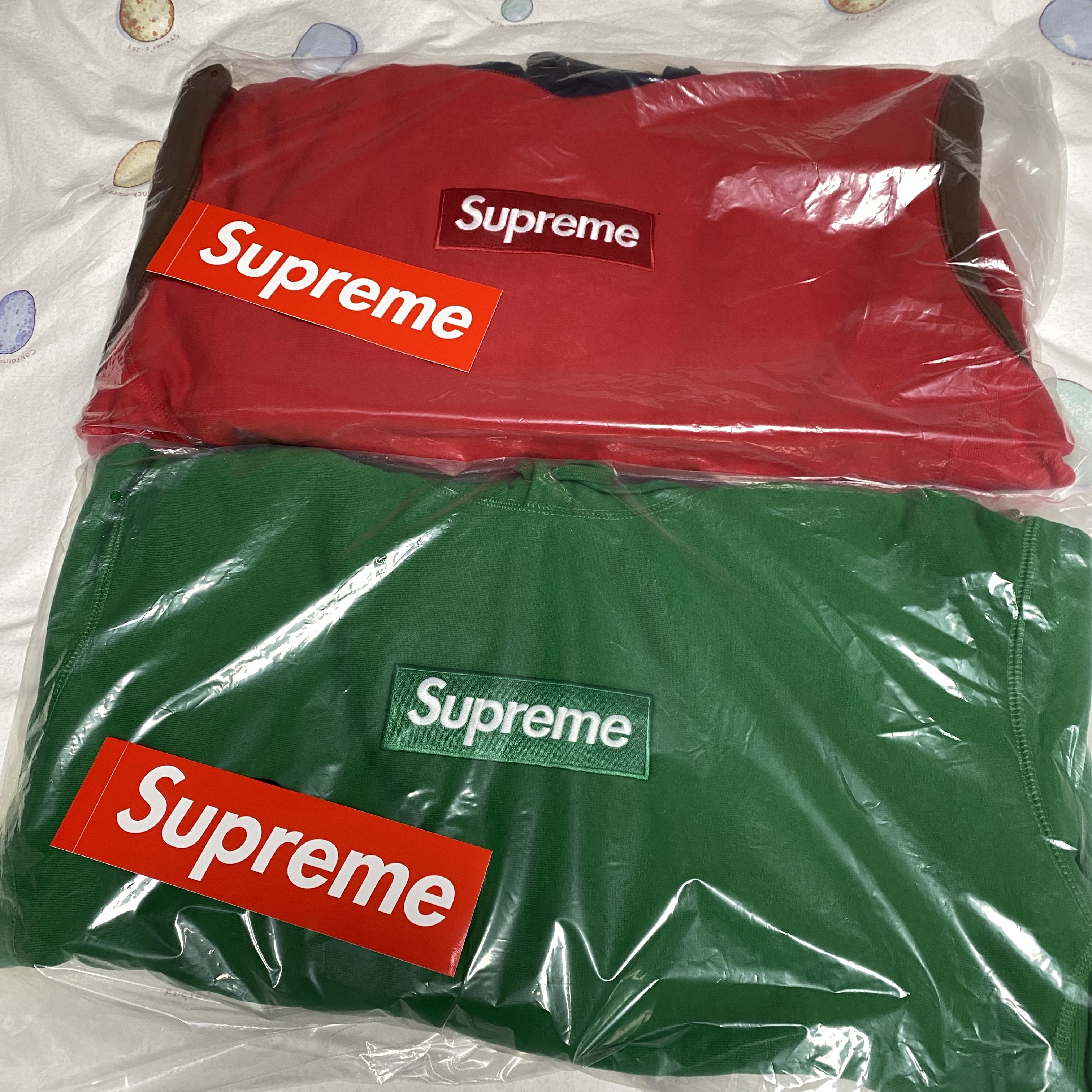 Supreme Box Logo Hooded Sweatshirt Green - 24FW, Supreme Box Logo Hooded Sweatshirt Multicolor - 24FW 착용 스타일 - 2