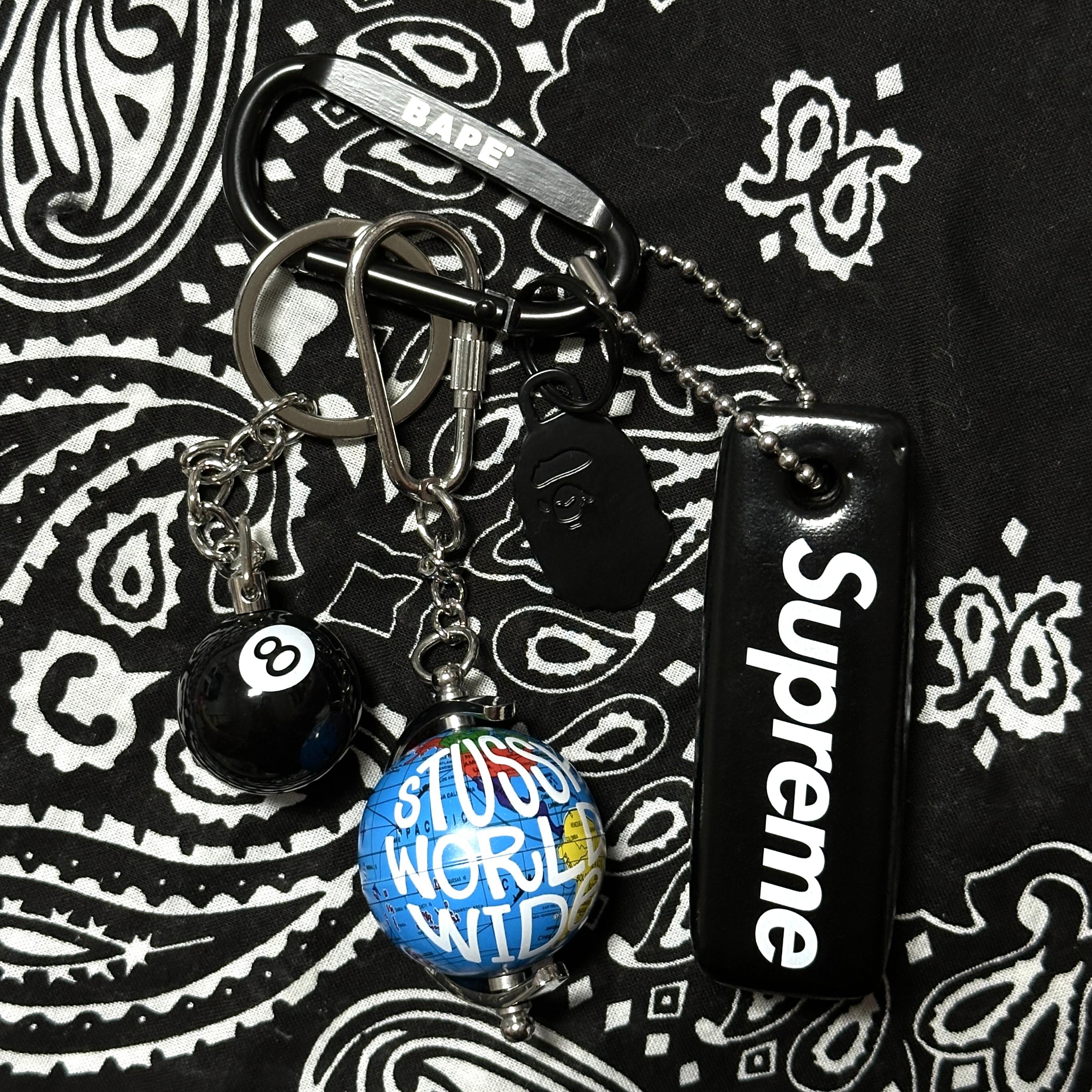 Stussy 8 Ball Keychain Black, Stussy Globe Keychain Multi 착용 스타일