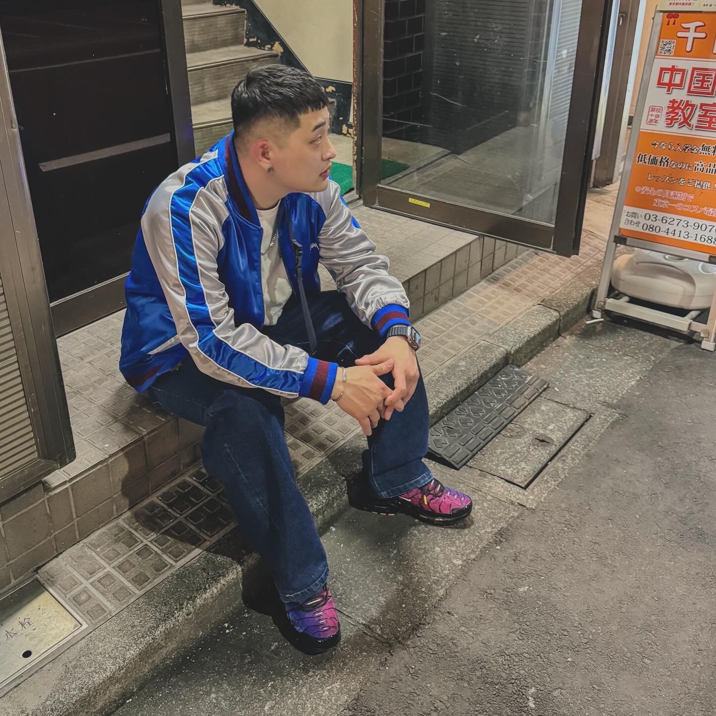 Nike Air Max Plus 25th Anniversary Black Varsity Red, Carhartt WIP Brandon Pants Blue Stone Washed 착용 스타일