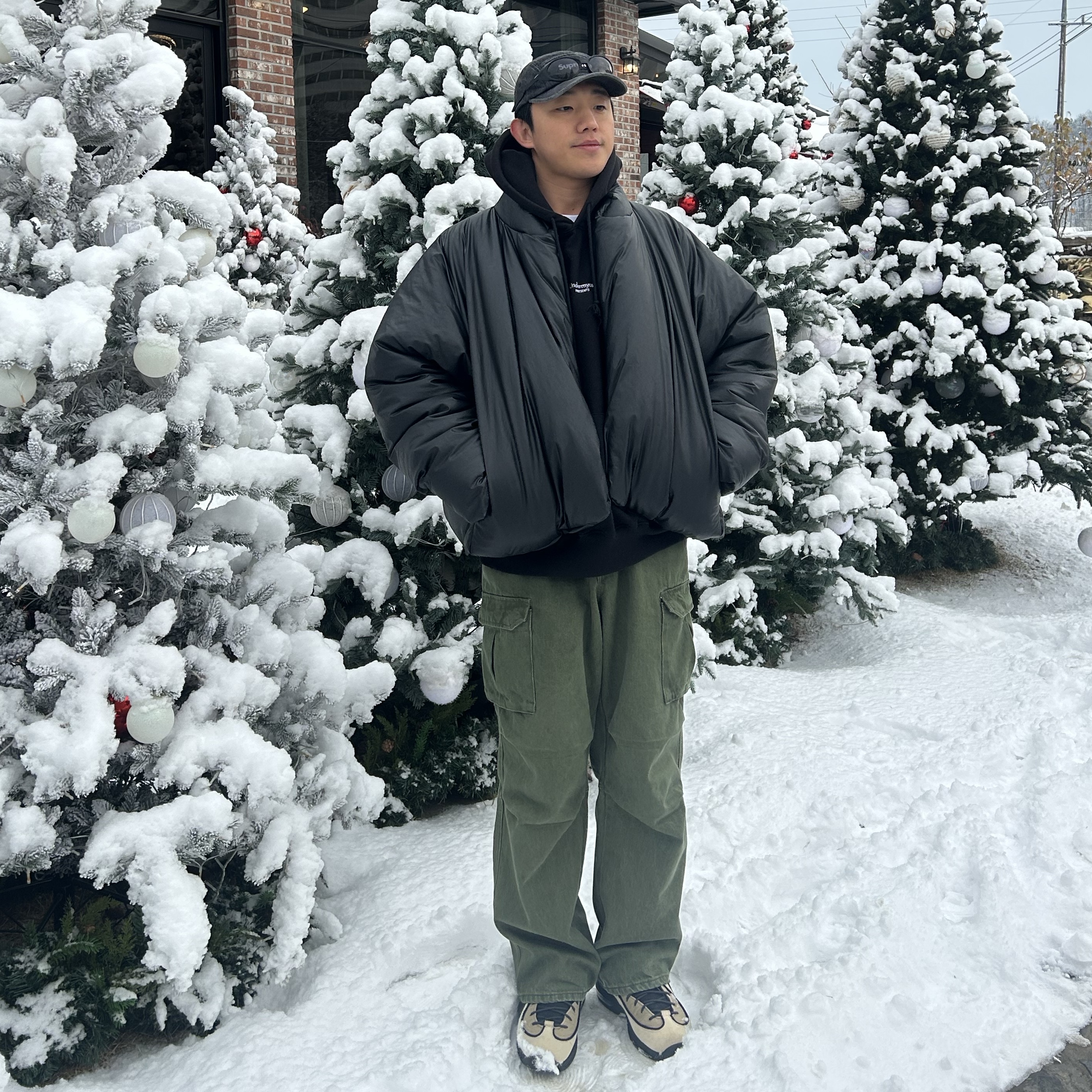 Oakley Eye Jacket Redux Matte Black Frame Prizm Grey Lenses High Bridge Fit, Supreme Denim Camp Cap Black - 24SS 착용 스타일 - 1