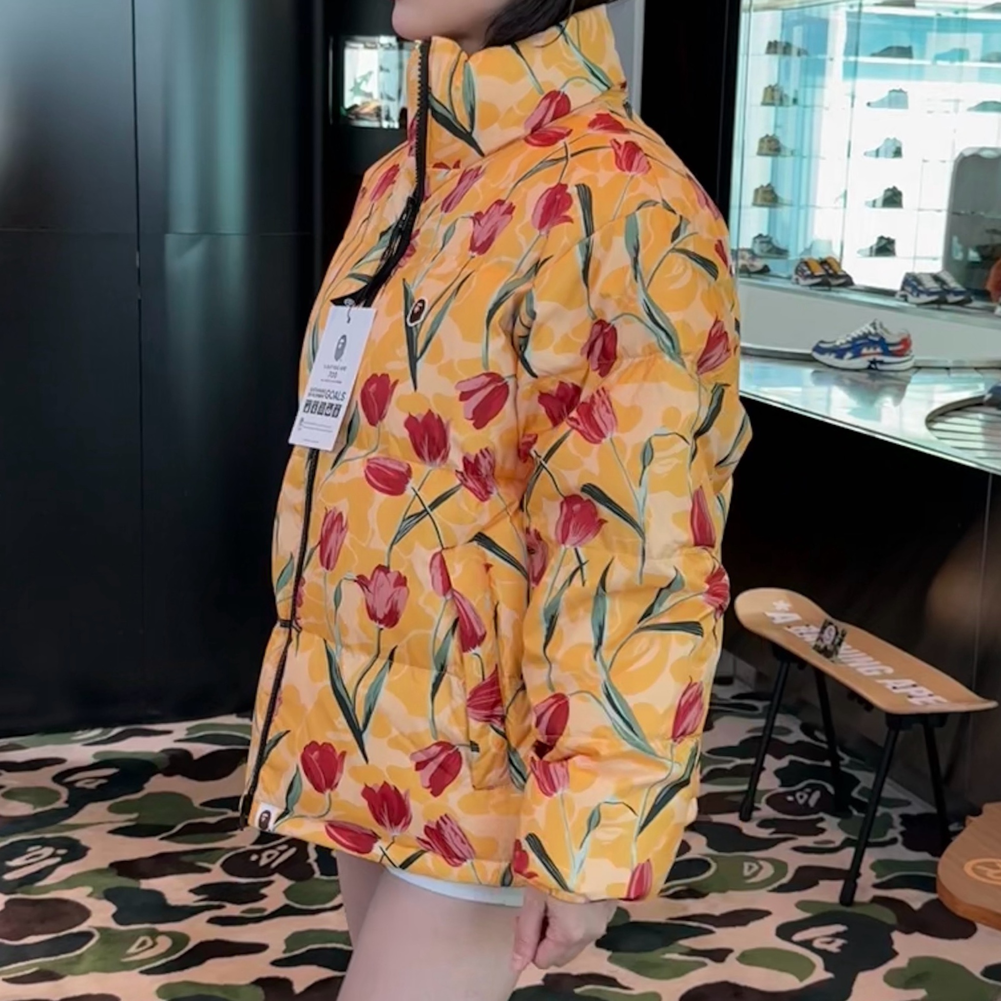 Bape Tulip Camo Dwon Jacket Yellow 착용 스타일