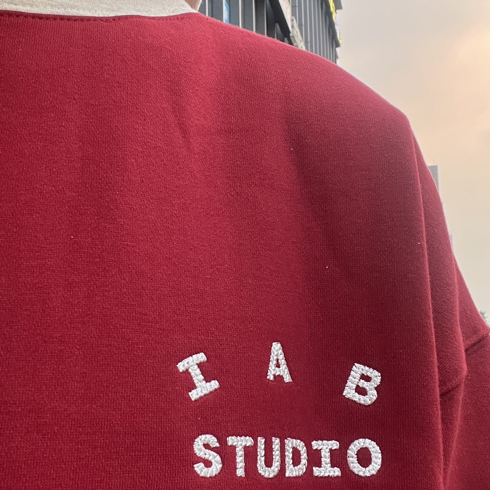 IAB Studio 24 Christmas Hoodie Burgundy Oatmeal, Supreme Tamagotchi Yellow - 23SS 착용 스타일 - 2