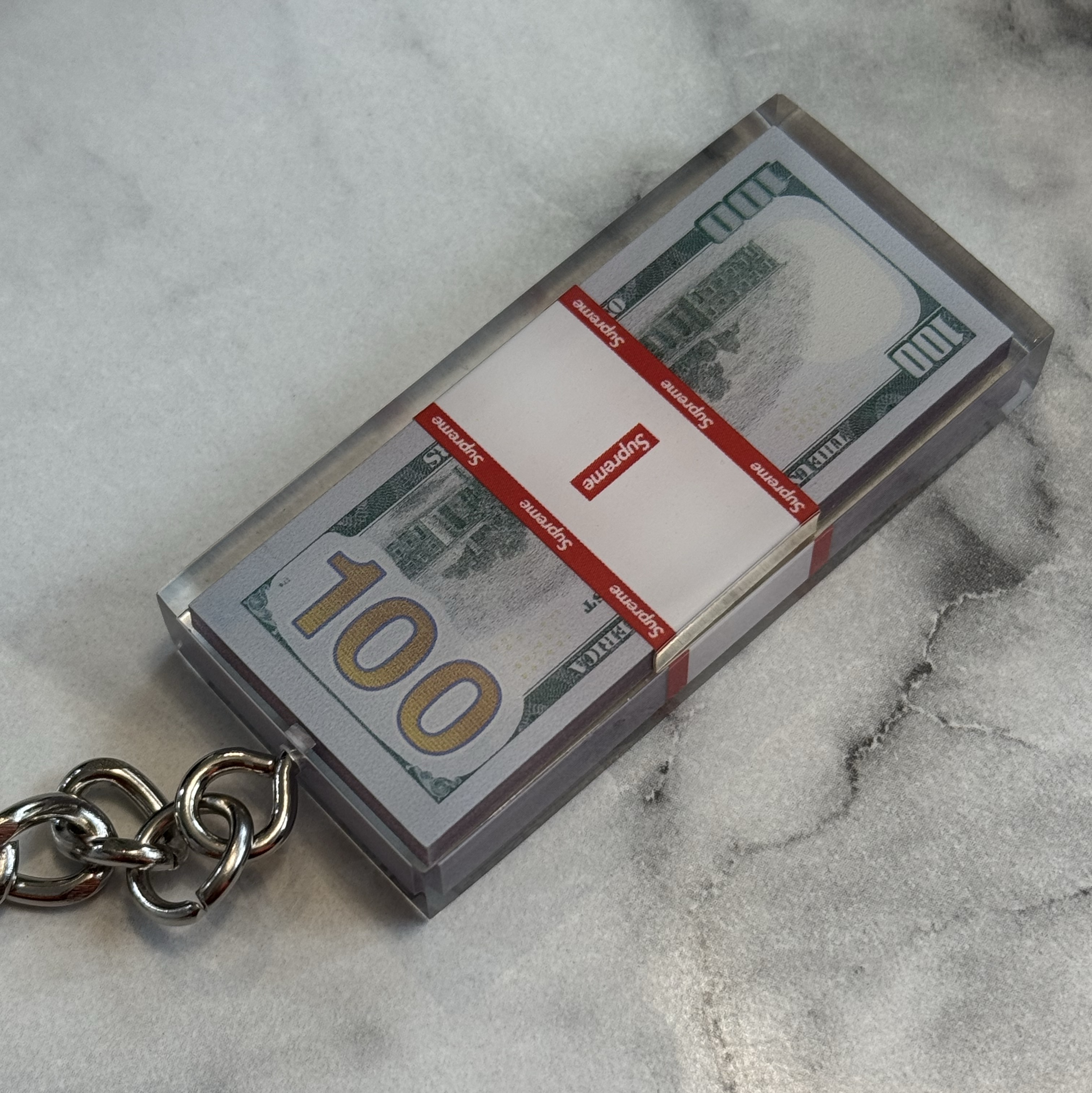 Supreme Cash Paperweight Keychain Multicolor - 24FW 착용 스타일