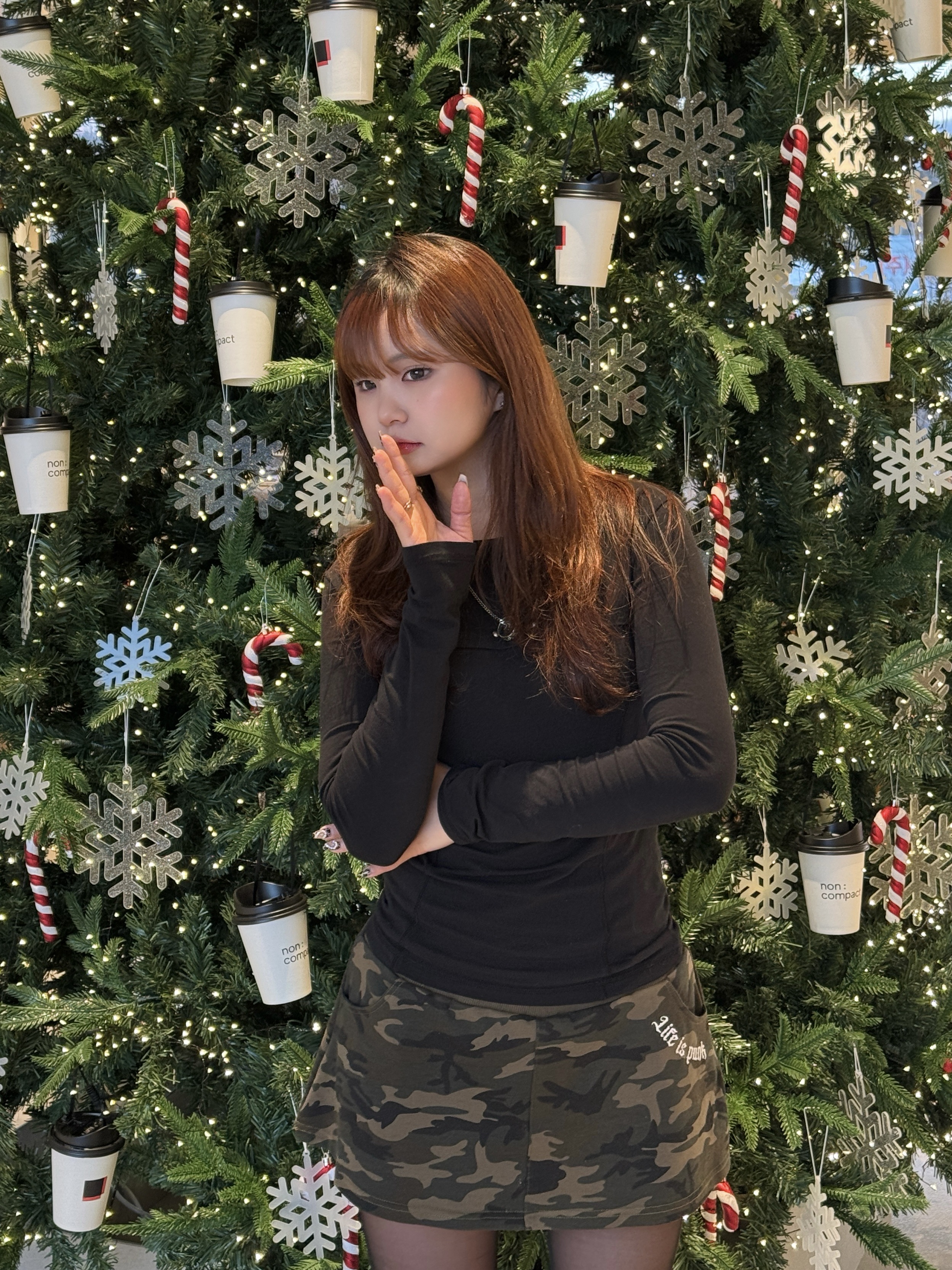 Roughneck Camo low rise skirt 착용 스타일 - 1