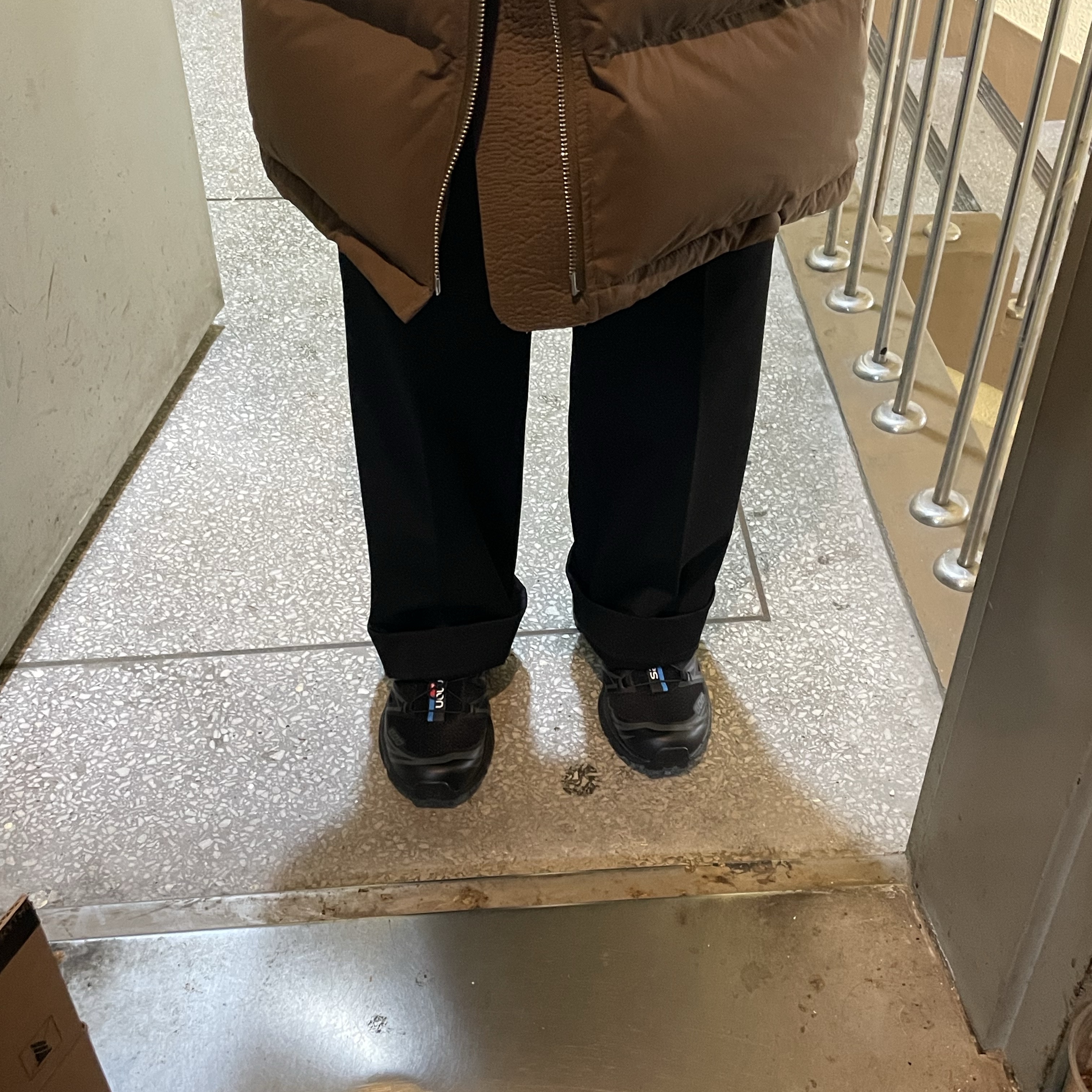 Salomon XT-6 ADV Black 착용 스타일