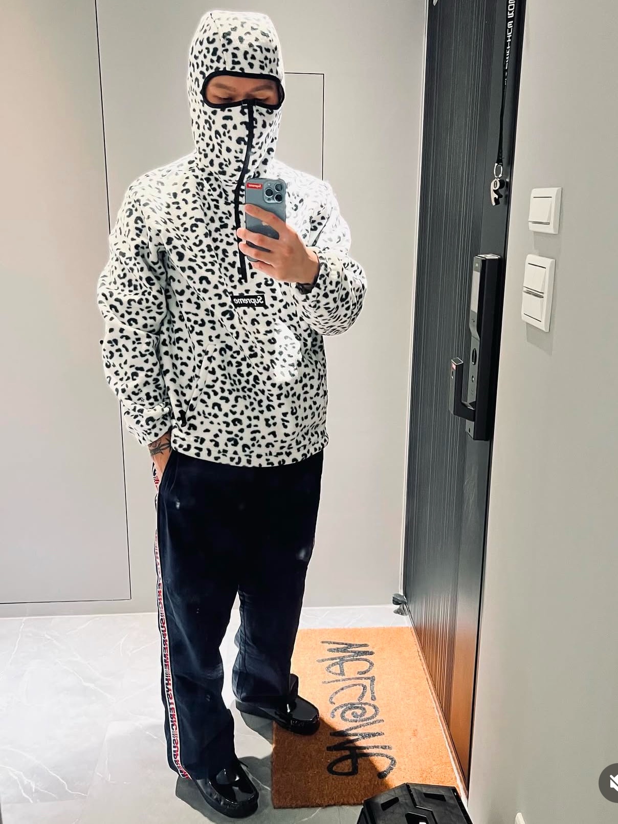 Supreme Polartec Facemask Half Zip Hooded Sweatshirt Leopard - 24FW 착용 스타일 - 1