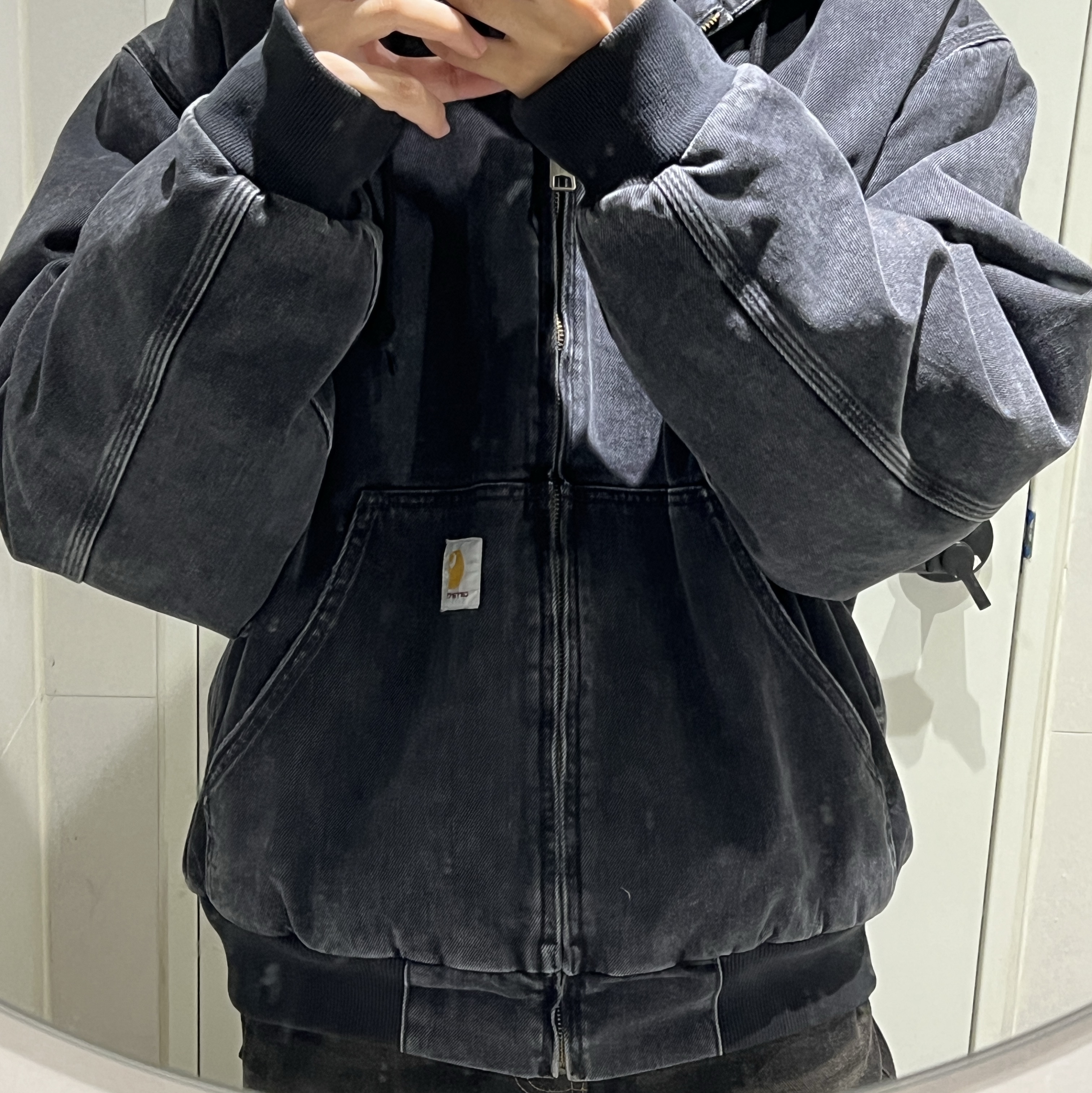 Carhartt WIP Maitland Denim OG Active Jacket Black Stone Washed 착용 스타일 - 1