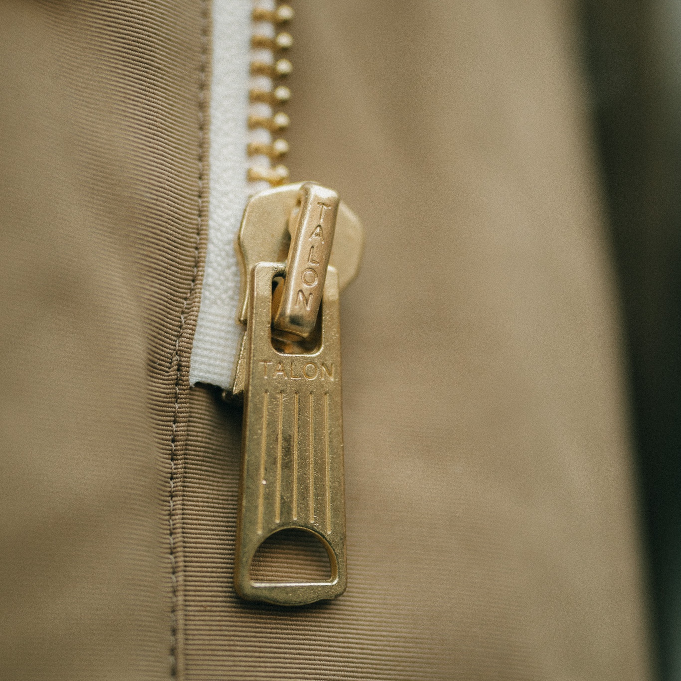 Woolrich Arctic Classic Fit Parka Beige - 24FW, Gentle Monster x Maison Margiela MM114 Black Clear 착용 스타일 - 10