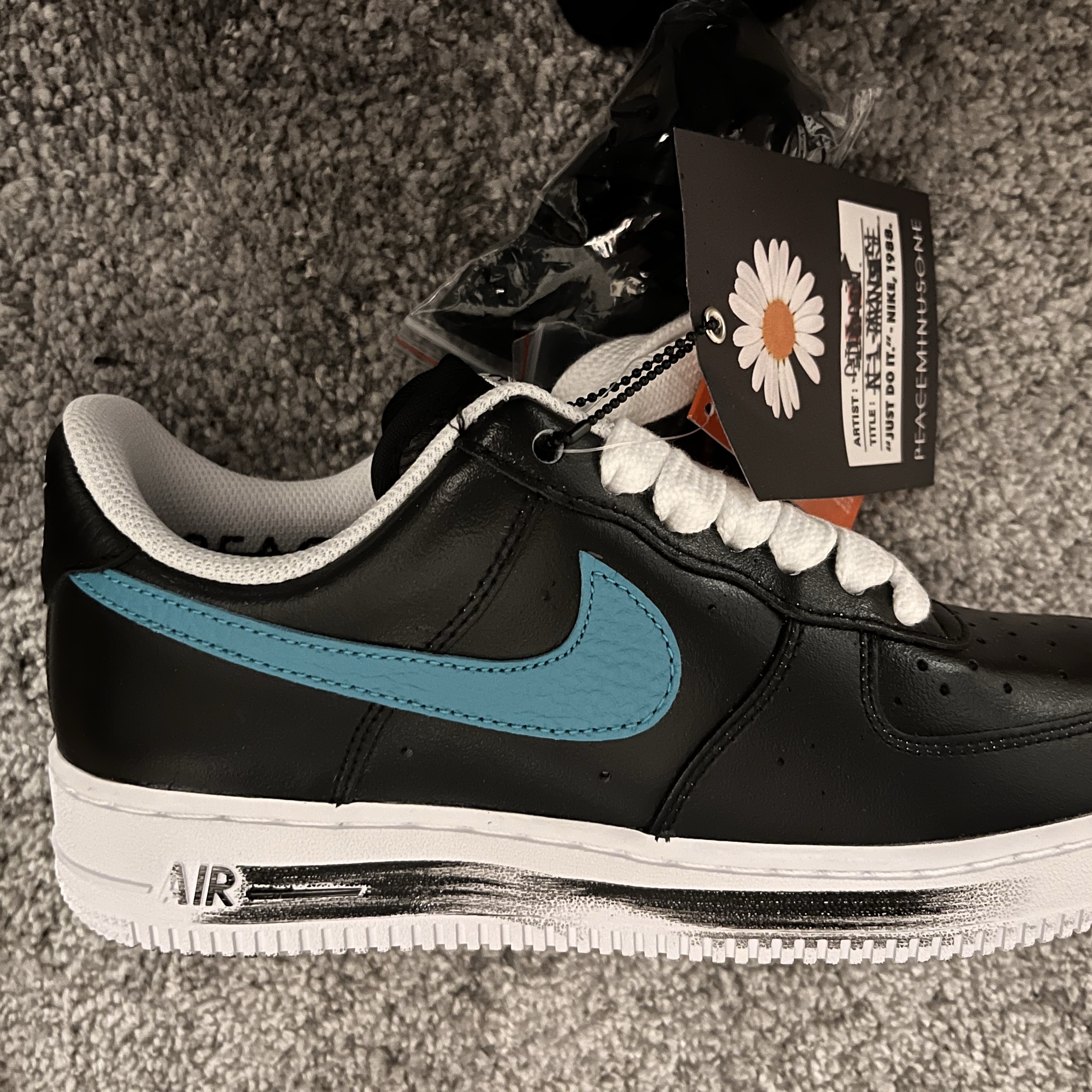Nike x Peaceminusone Air Force 1 Low Para-Noise 3.0 Black and Multicolor 착용 스타일 - 3