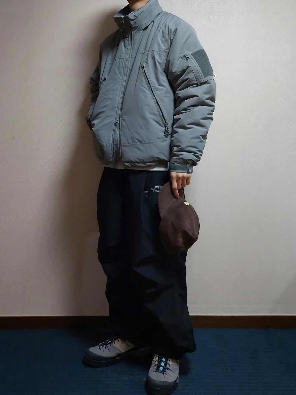 Salomon X-Alp LTR Pewter Vintage Khaki 착용 스타일
