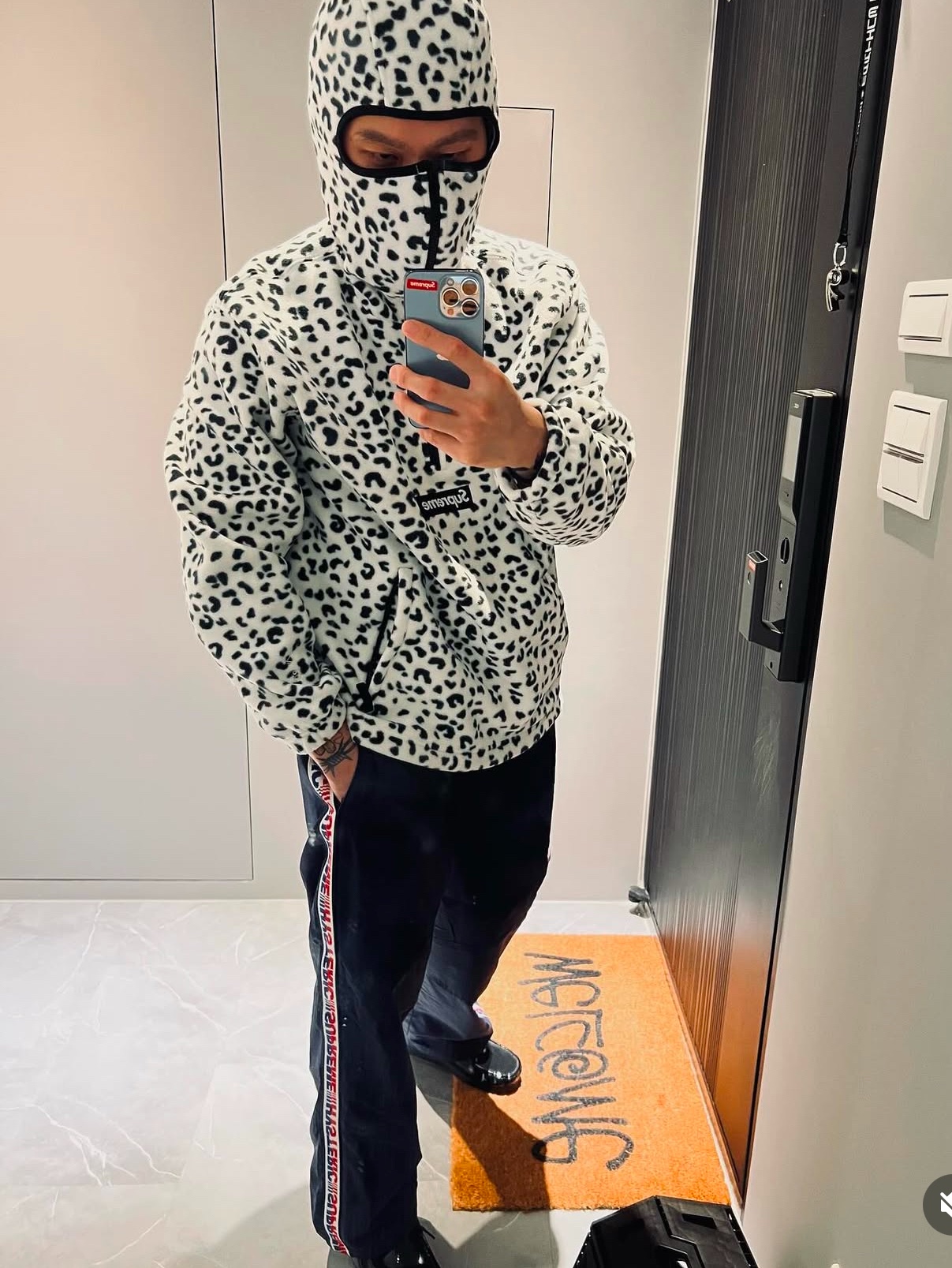 Supreme Polartec Facemask Half Zip Hooded Sweatshirt Leopard - 24FW 착용 스타일 - 2