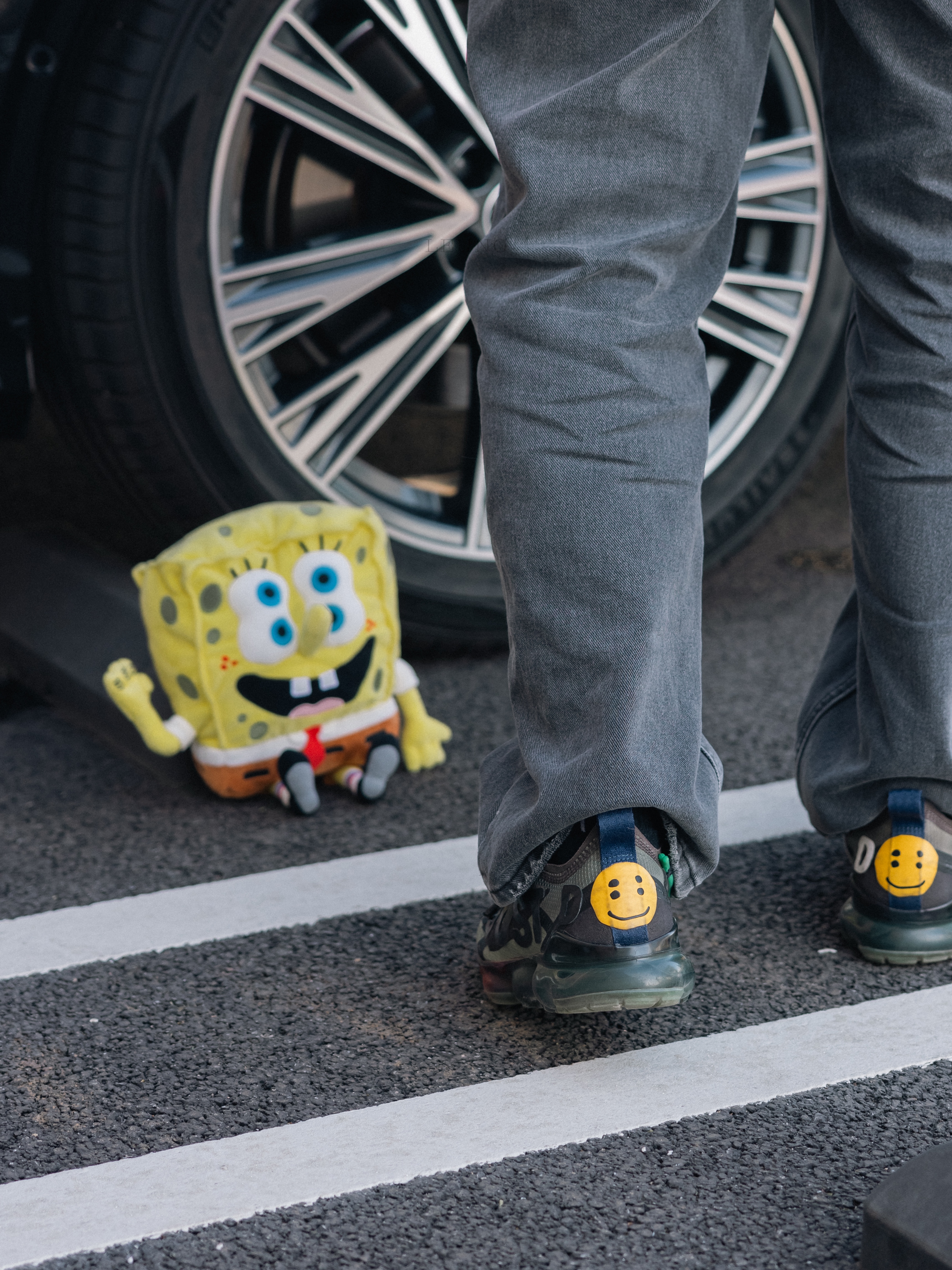 Uniqlo UT x CPFM x SpongeBob Plush Toy SpongeBob, (W) Nike x Cactus Plant Flea Market Air VaporMax 2019 착용 스타일 - 3