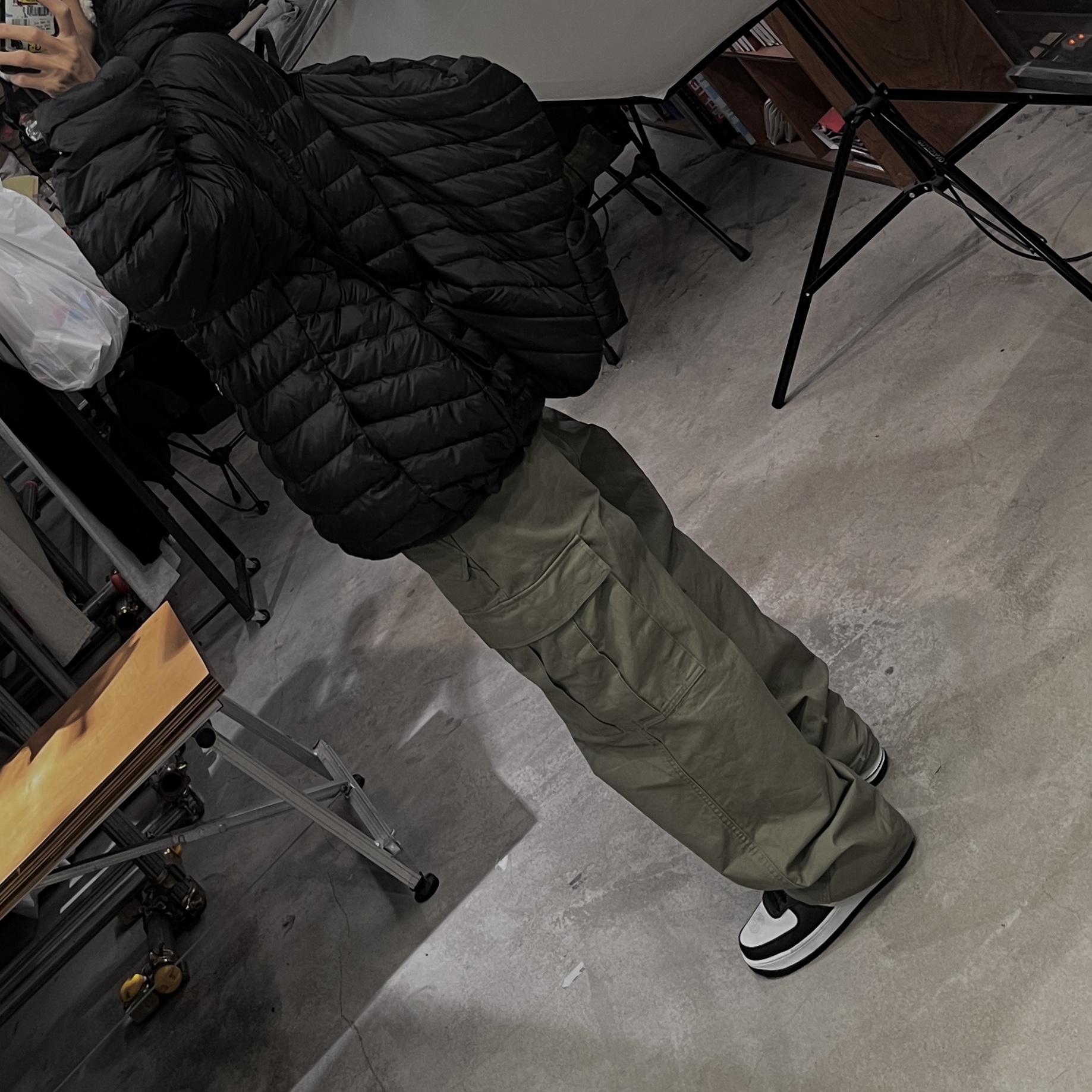 Supreme Micro Down Half Zip Hooded Pullover Black - 24FW, Stussy Ripstop Military Cargo Pants Olive 착용 스타일 - 2