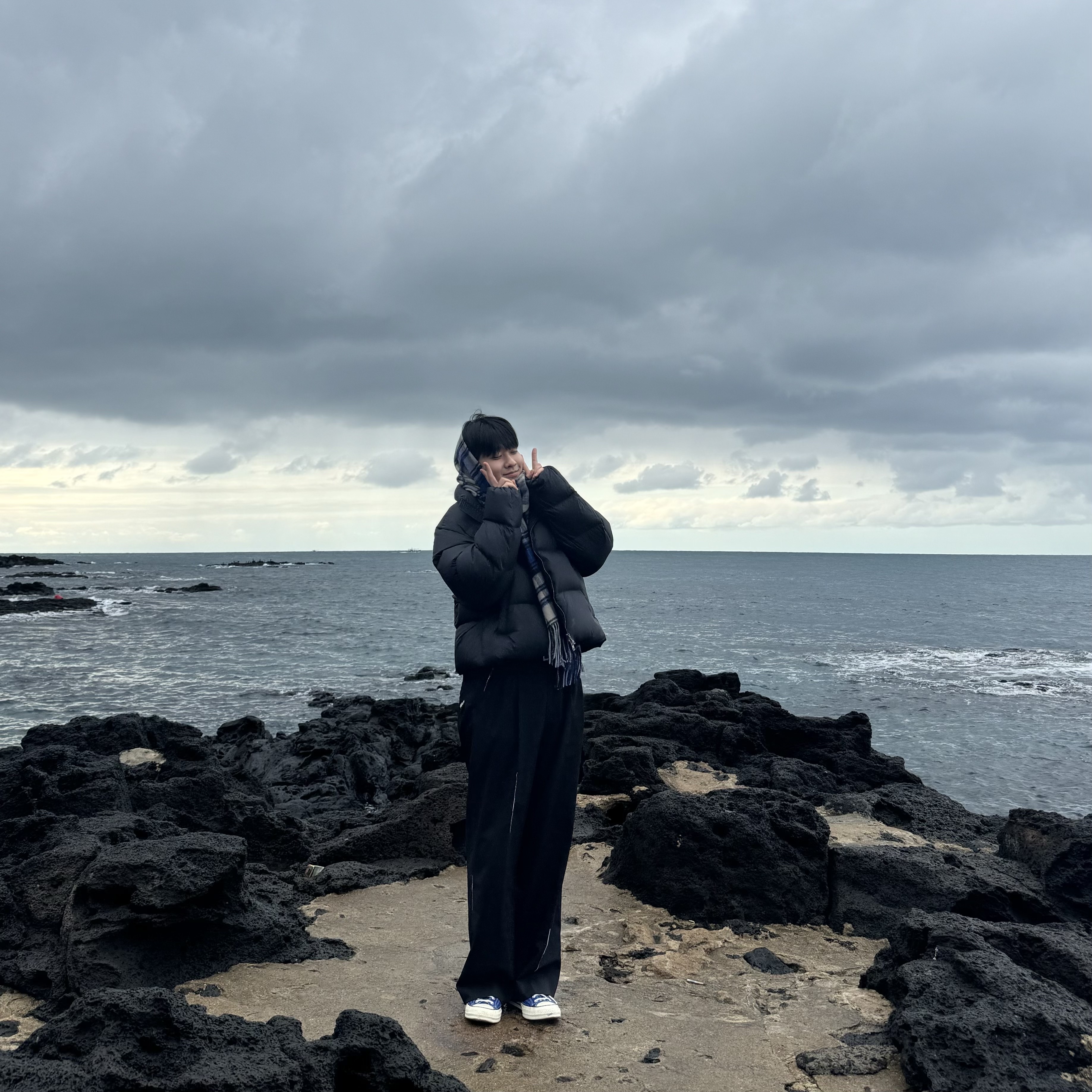 Ader Error Revint Plaid Muffler Z-Blue, Ader Error Sig; TRS/BL Tag Puffer Jacket 01 Noir 착용 스타일 - 2