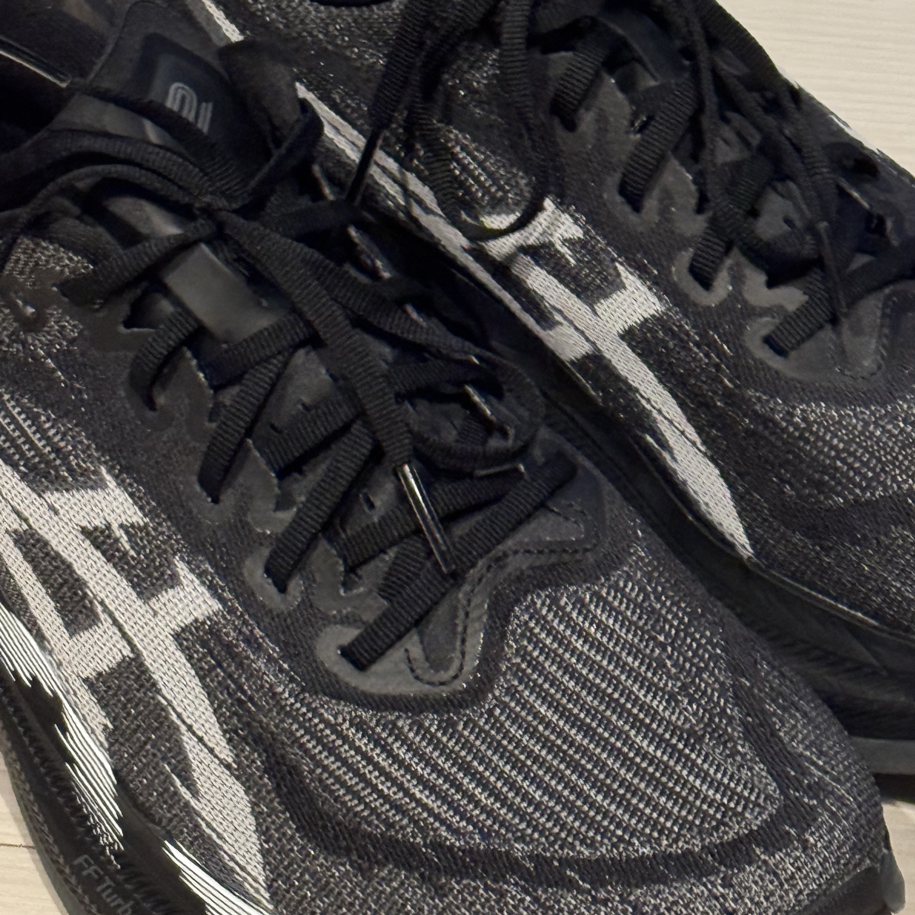 Asics Superblast 2 Black White 착용 스타일