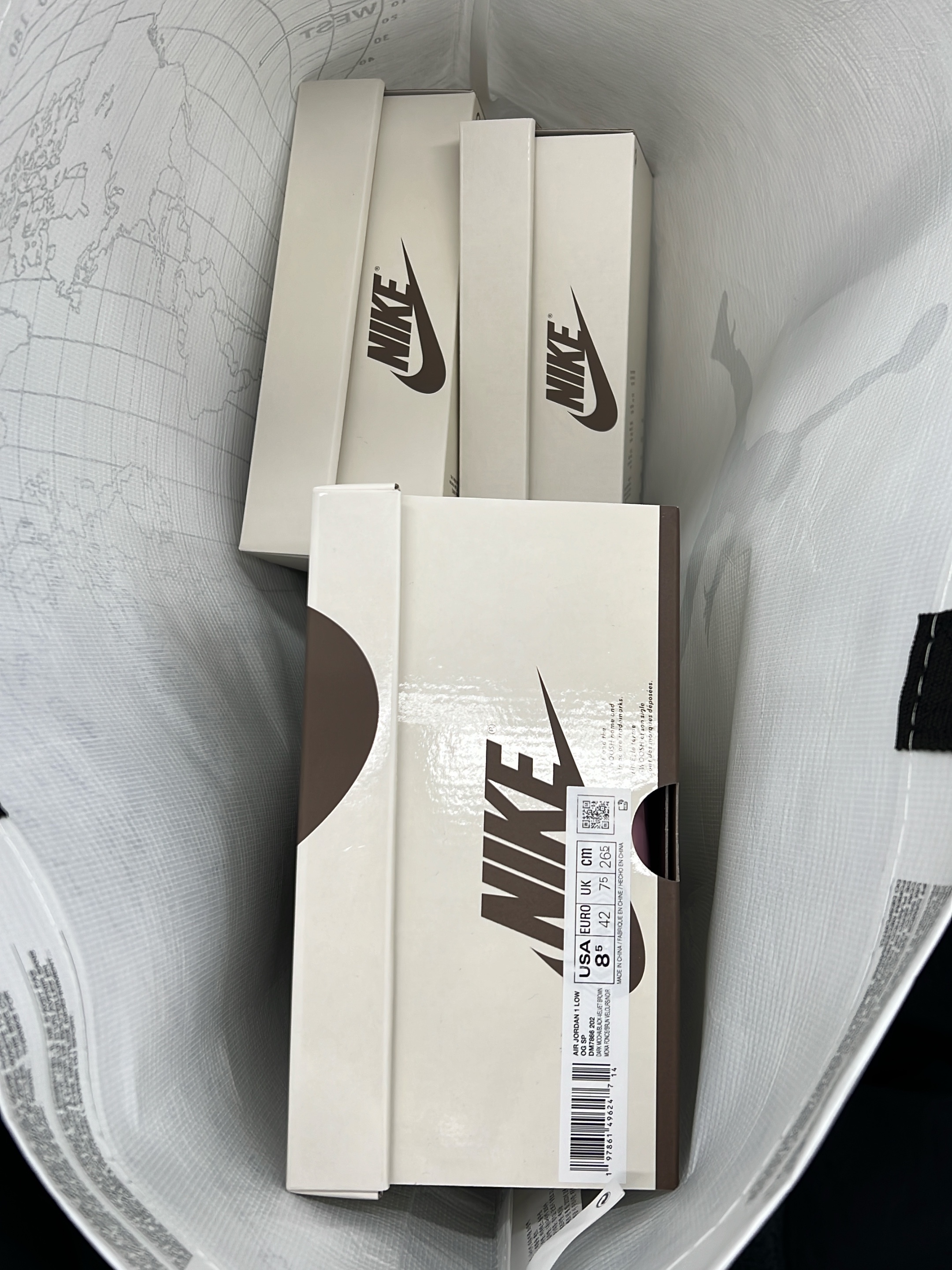 Jordan 1 x Travis Scott Retro Low OG SP Velvet Brown and Dark Mocha, (PS) Jordan 1 x Travis Scott Retro Low OG SP Velvet Brown and Dark Mocha 착용 스타일