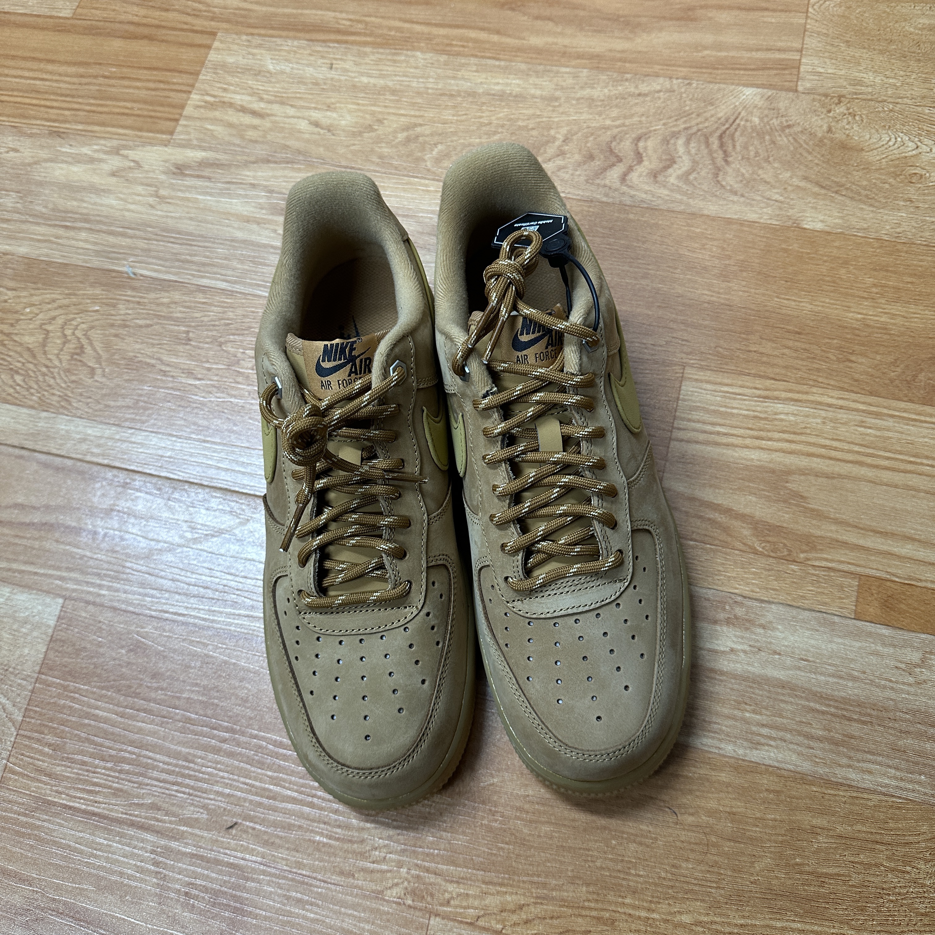 Nike Air Force 1 '07 WB Flax 착용 스타일