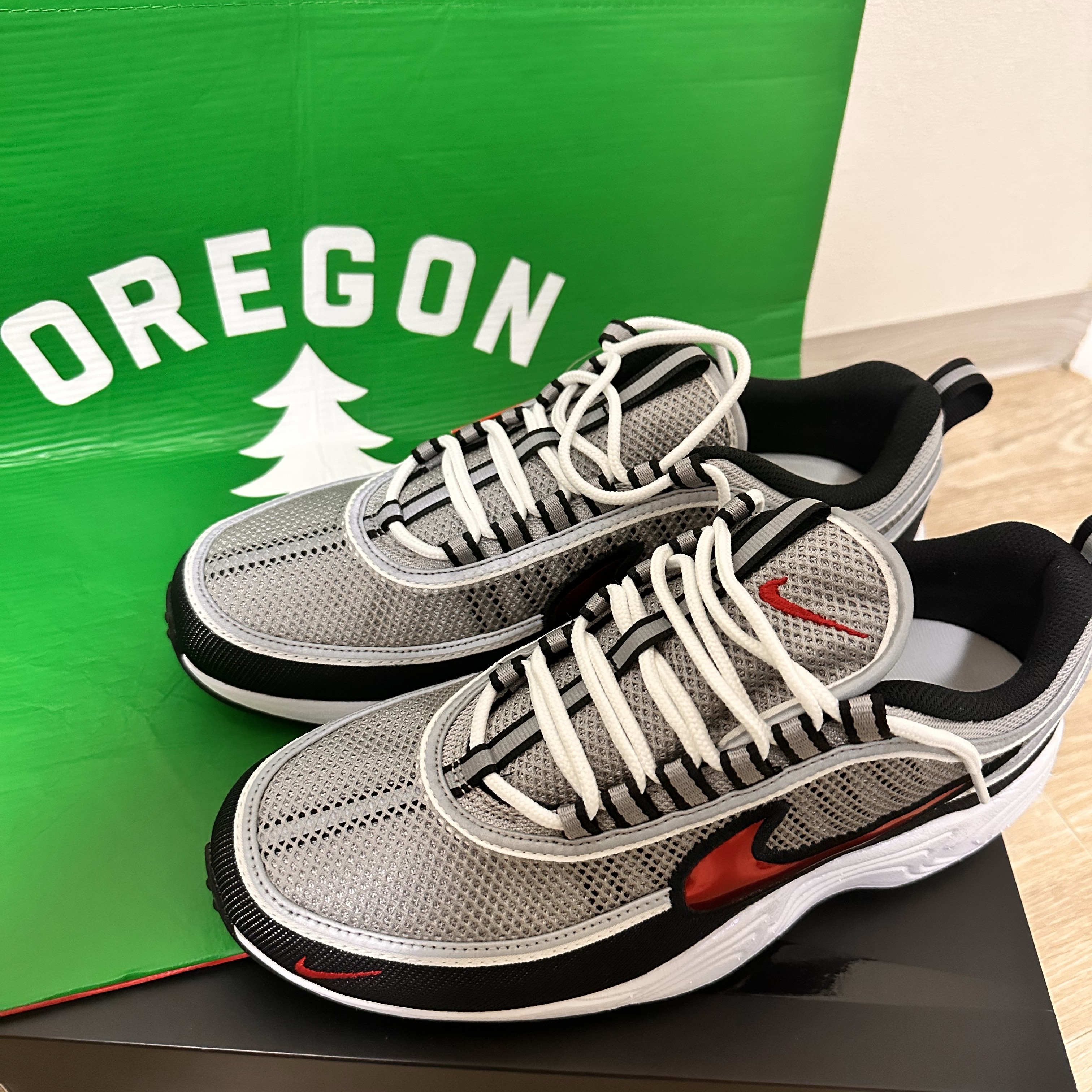 Nike Air Zoom Spiridon Metallic Silver and Sport Red 2024 착용 스타일