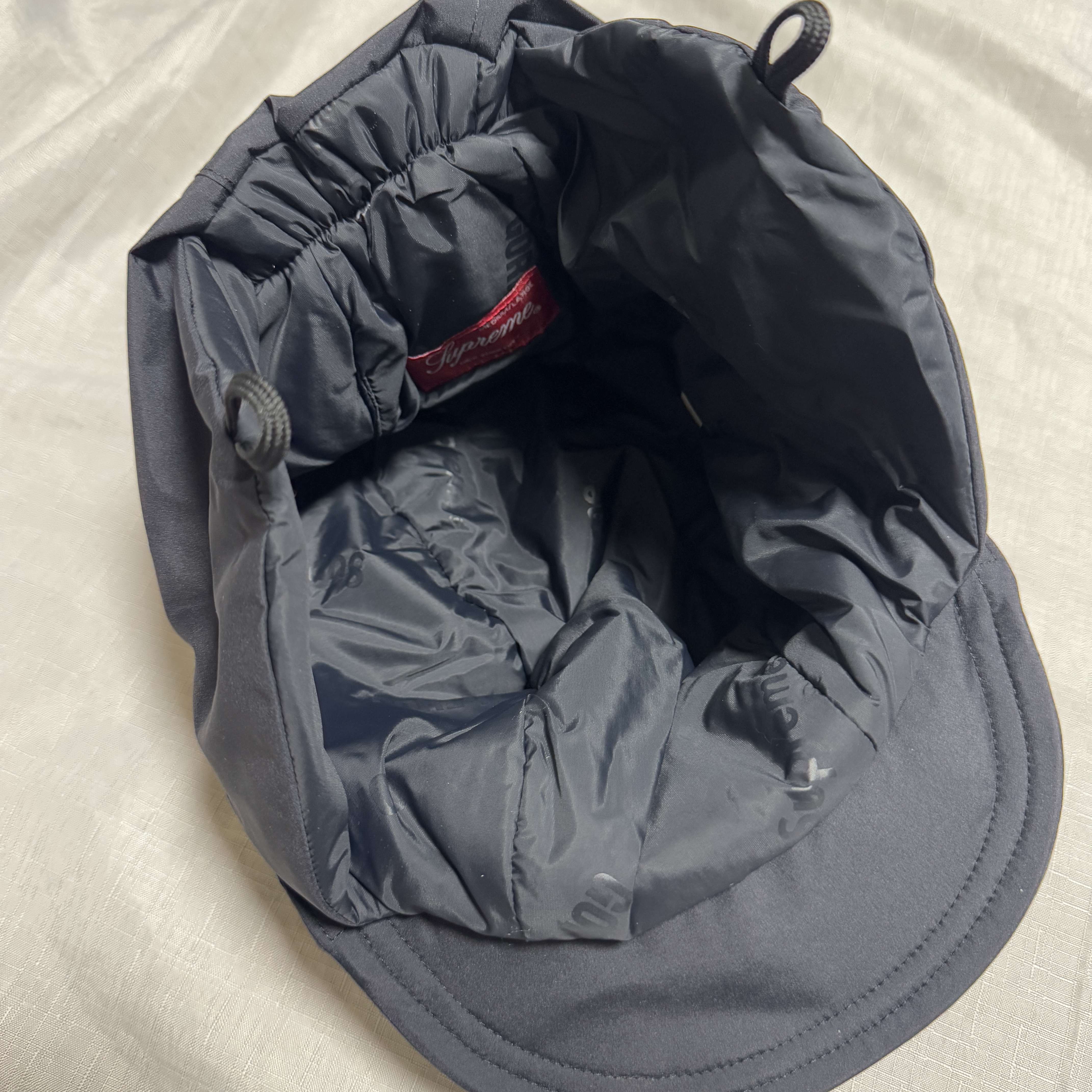 Supreme Gore-Tex Earflap Cap Black - 24FW 착용 스타일 - 2